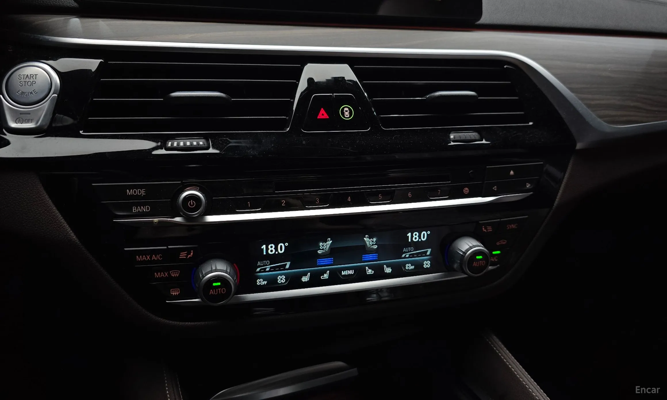 BMW 5 Series (G30) превью 17