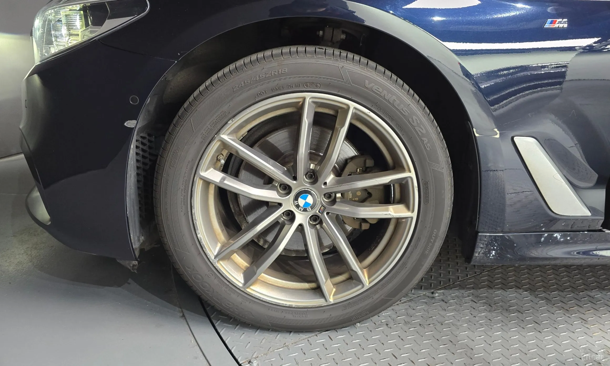 BMW 5 Series (G30) превью 5
