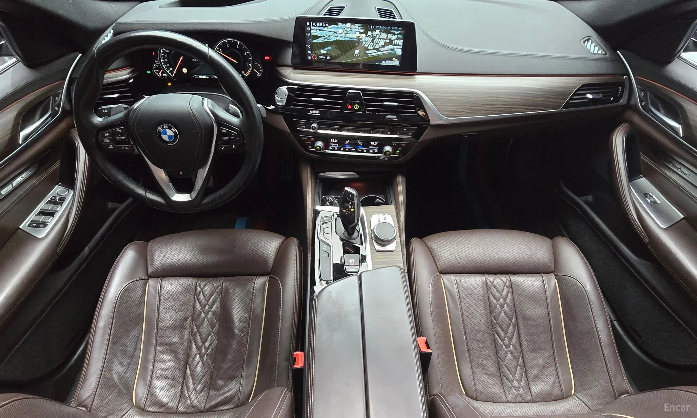 BMW 5 Series (G30) превью 7