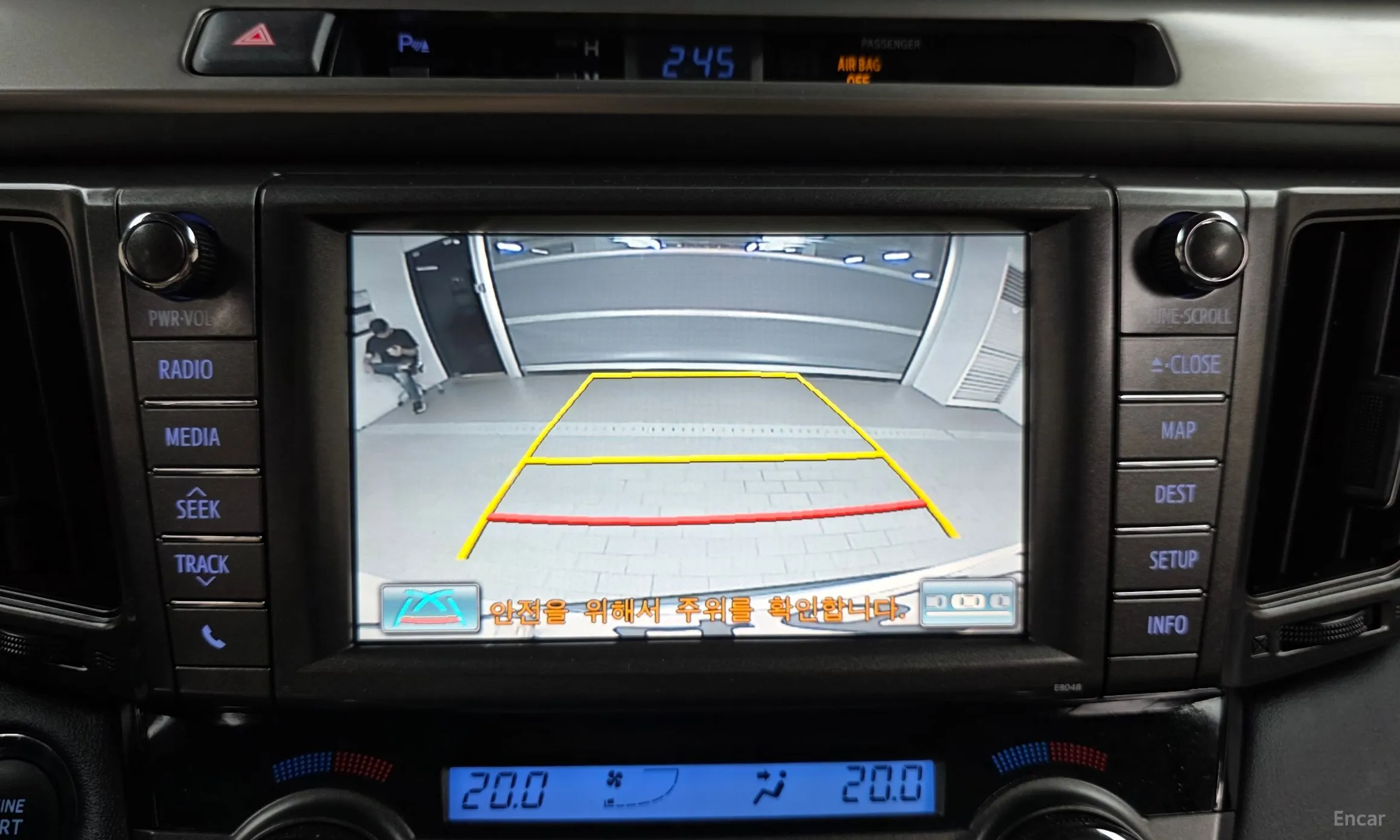Toyota RAV4 превью 15