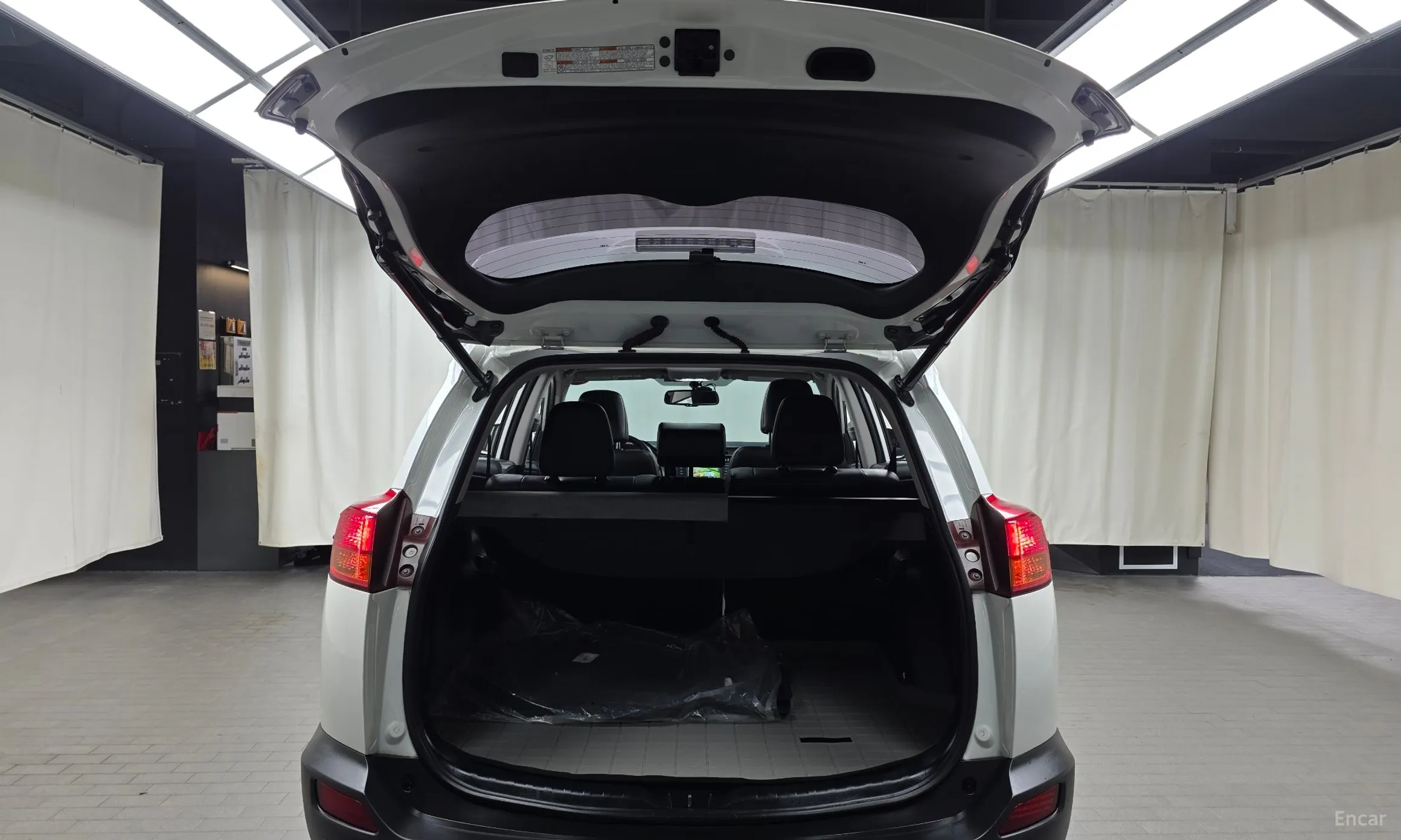 Toyota RAV4 превью 17