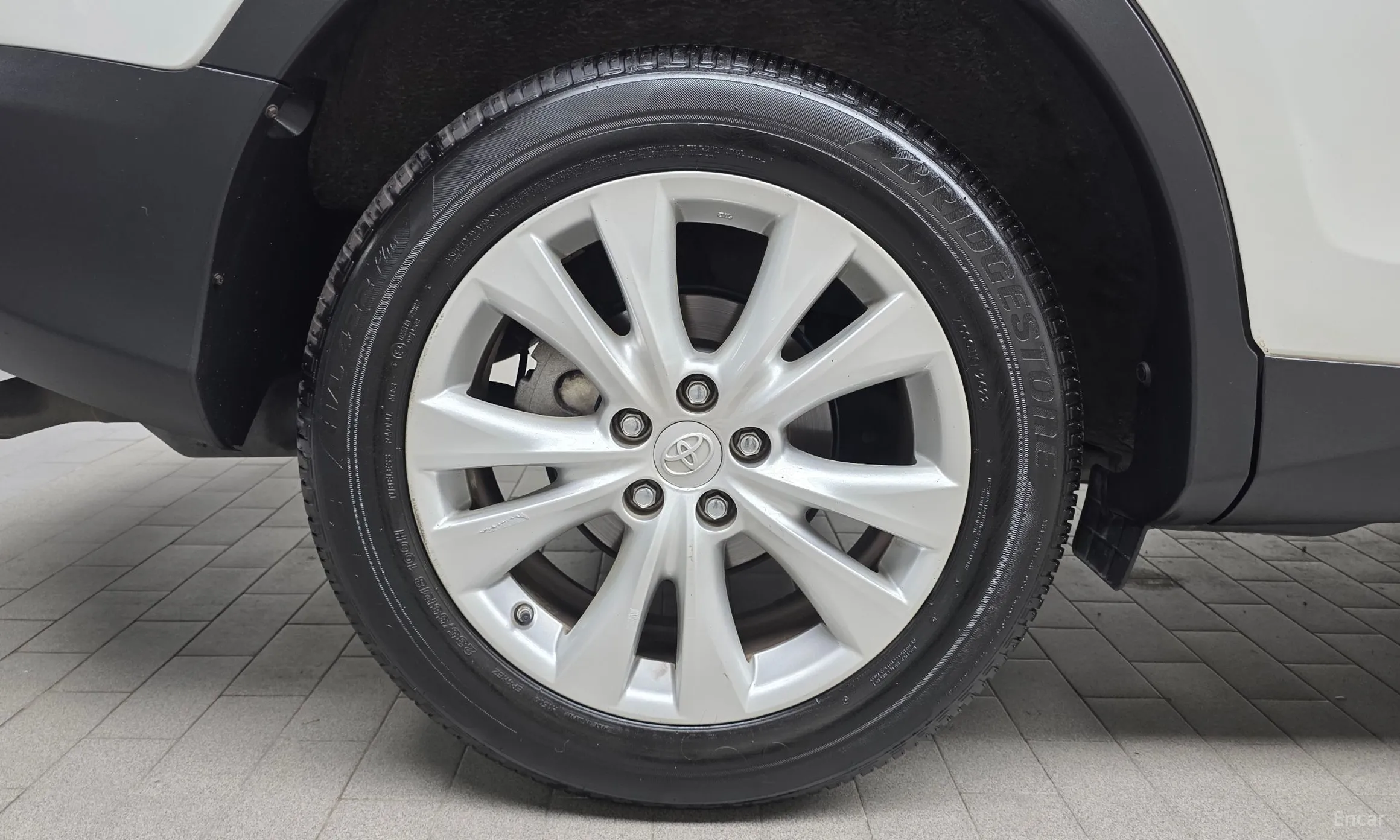 Toyota RAV4 превью 5