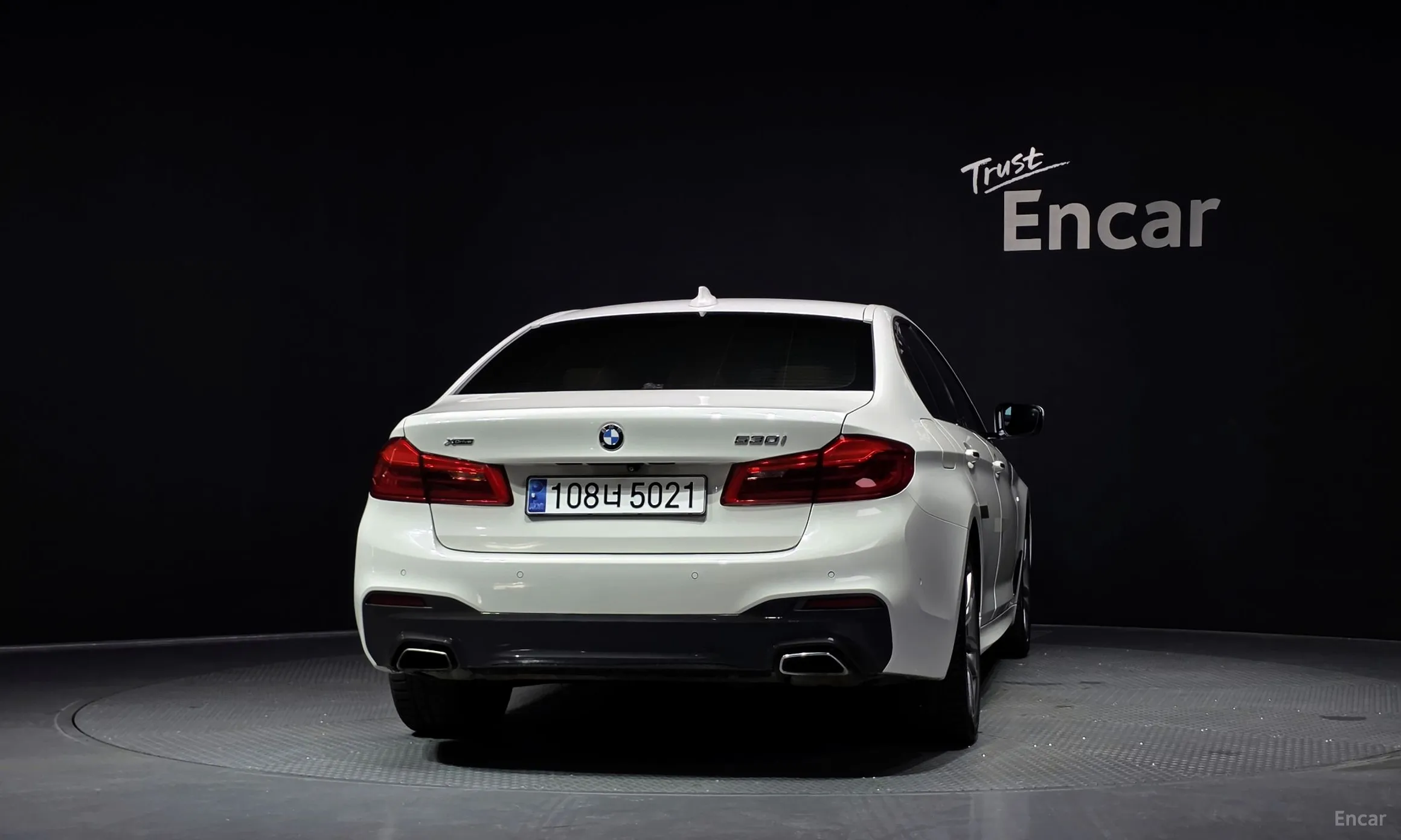 BMW 5 Series (G30) превью 4