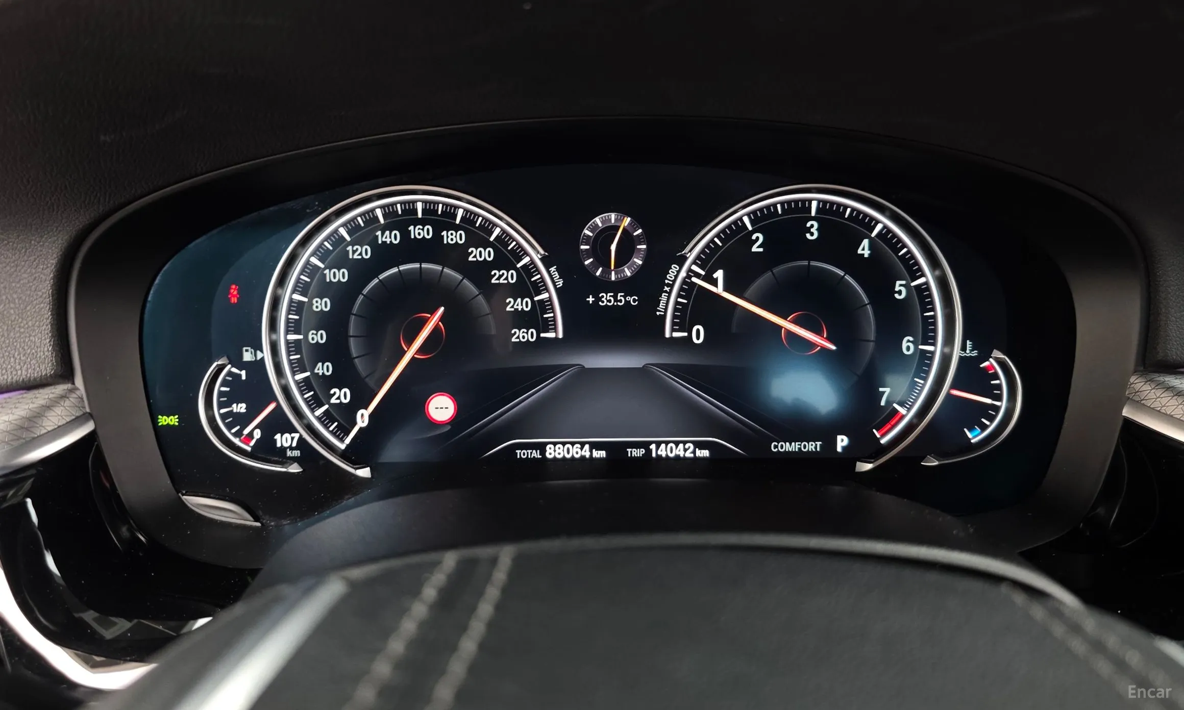 BMW 5 Series (G30) превью 8