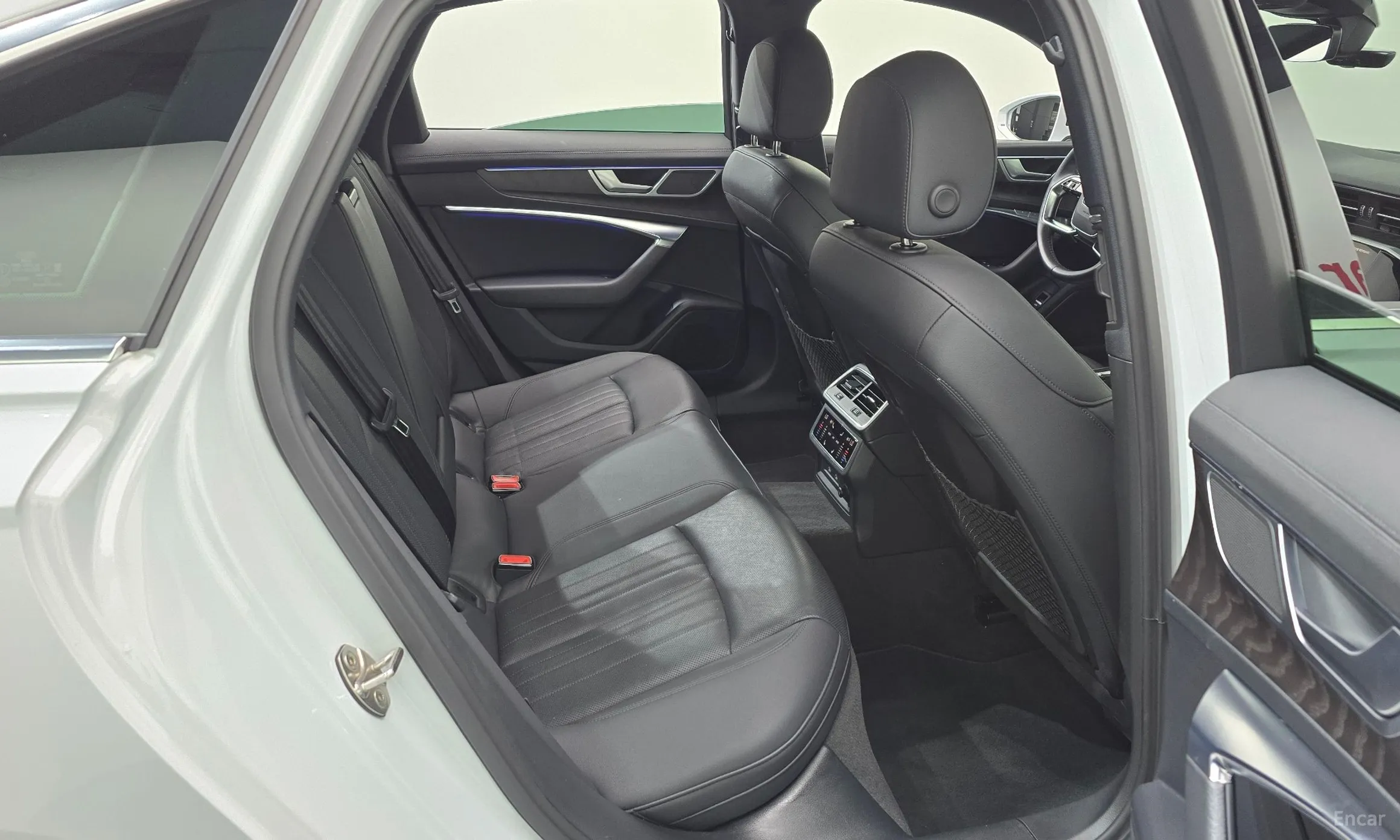 Audi A6 (C8) превью 19
