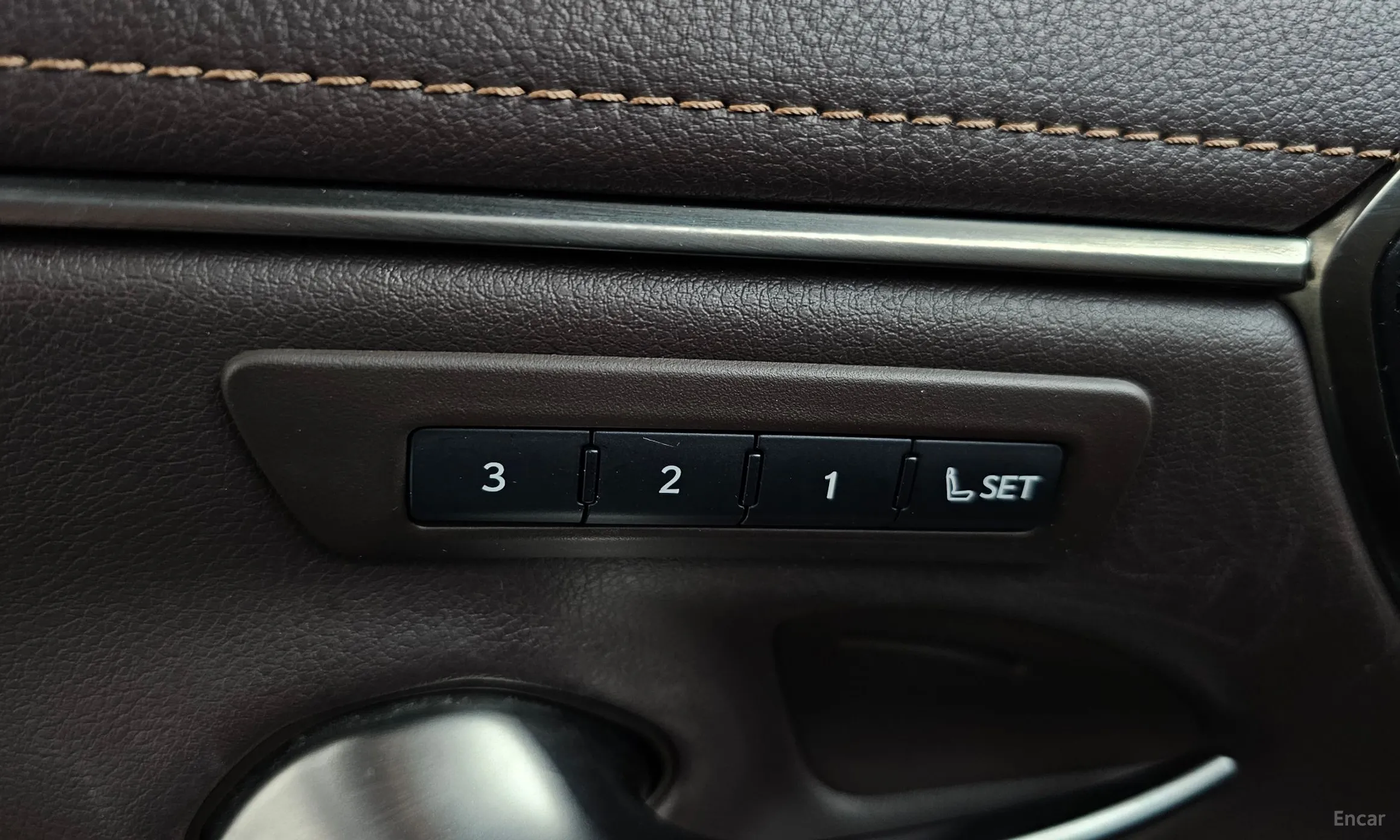 Lexus ES300h 7th Generation превью 17