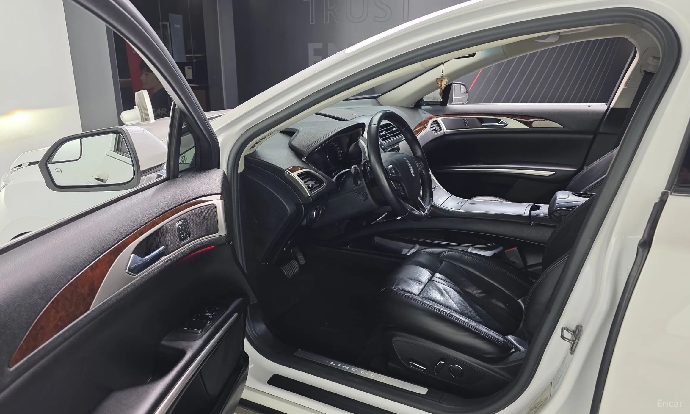 Lincoln New MKZ превью 10