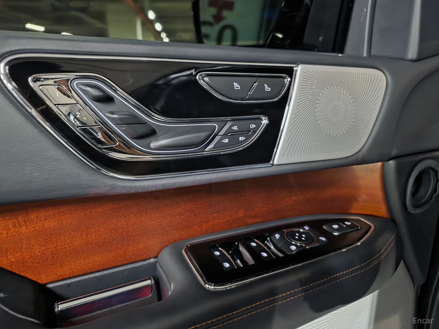 Lincoln Navigator 4th generation превью 12