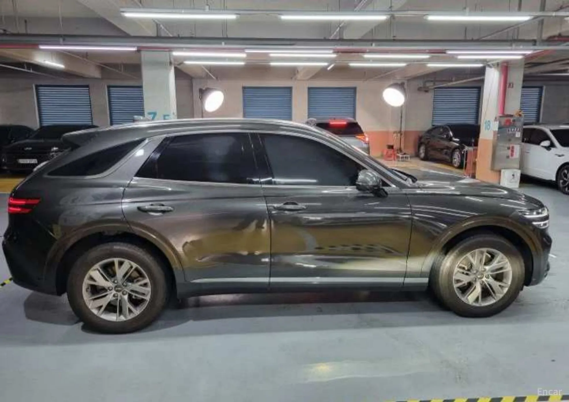 Genesis GV70 превью 8