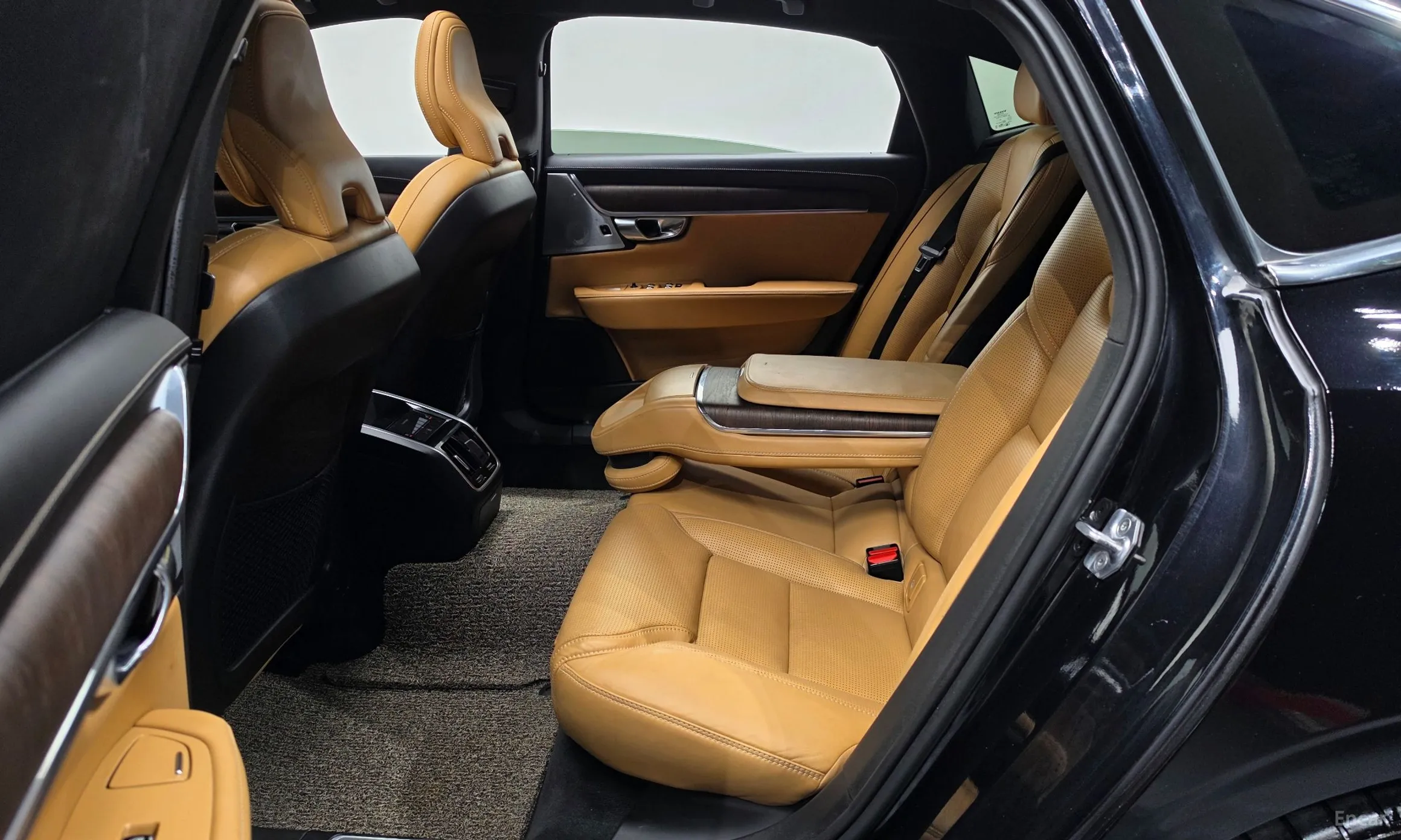 Volvo S90 превью 11