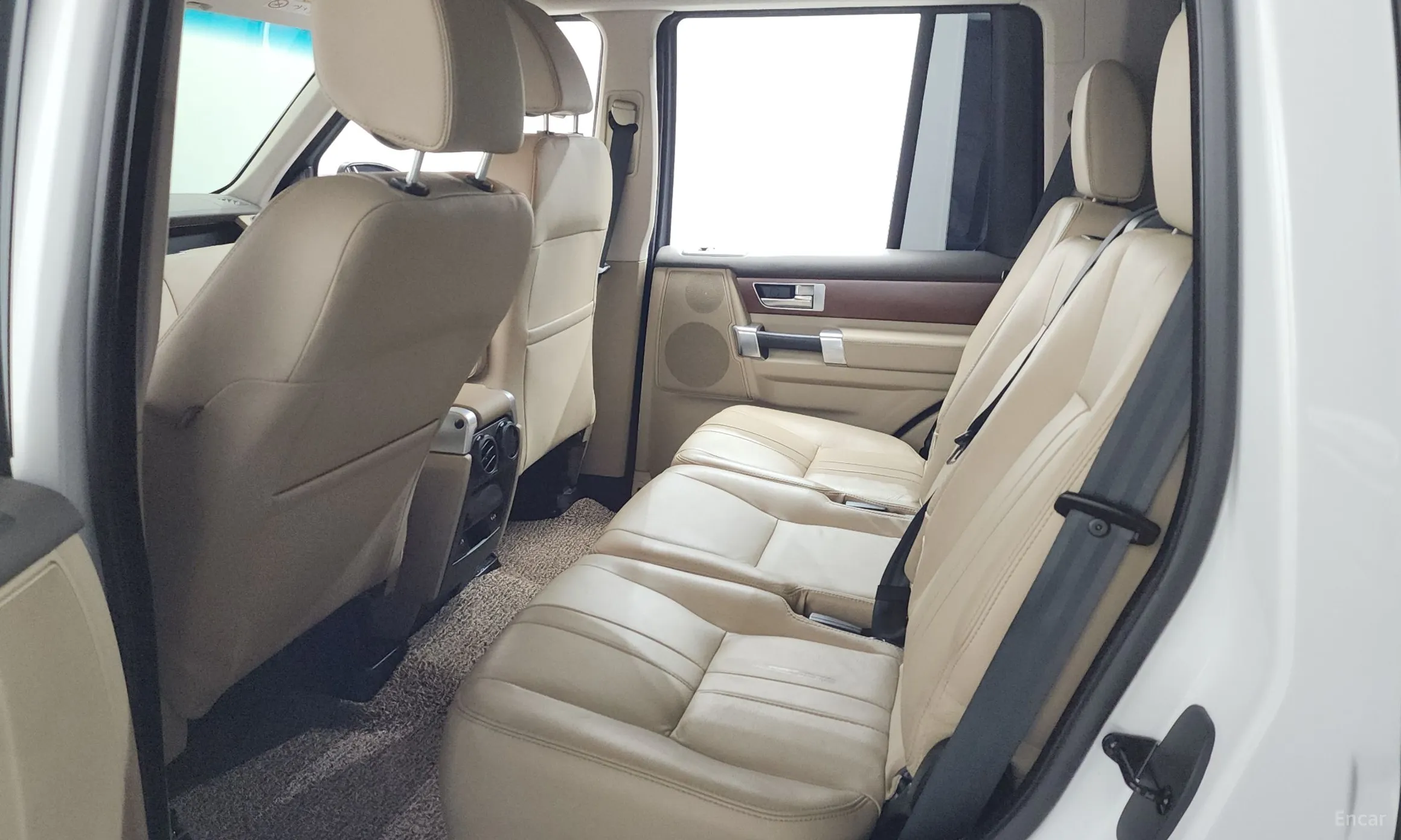 Land Rover Discovery 4 превью 11