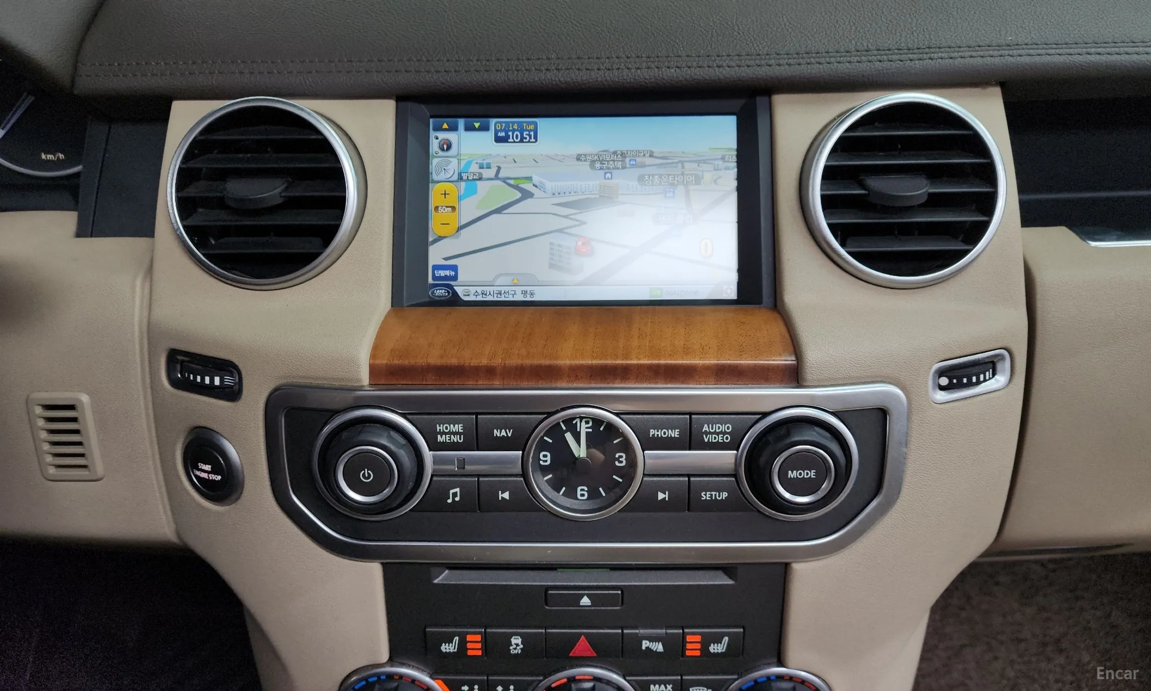 Land Rover Discovery 4 превью 14