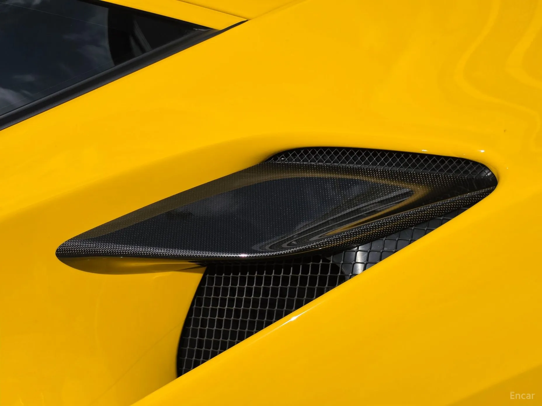 Ferrari F8 Tributo превью 19