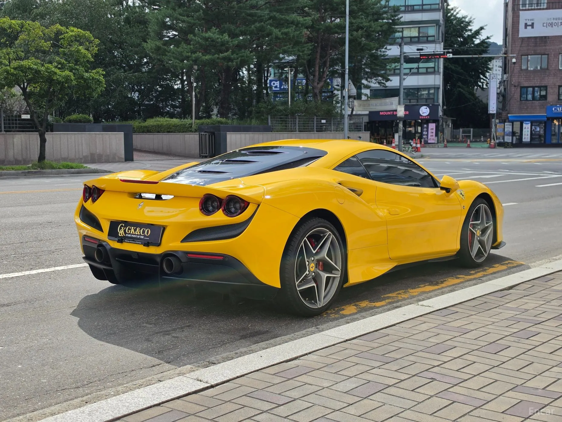 Ferrari F8 Tributo превью 4