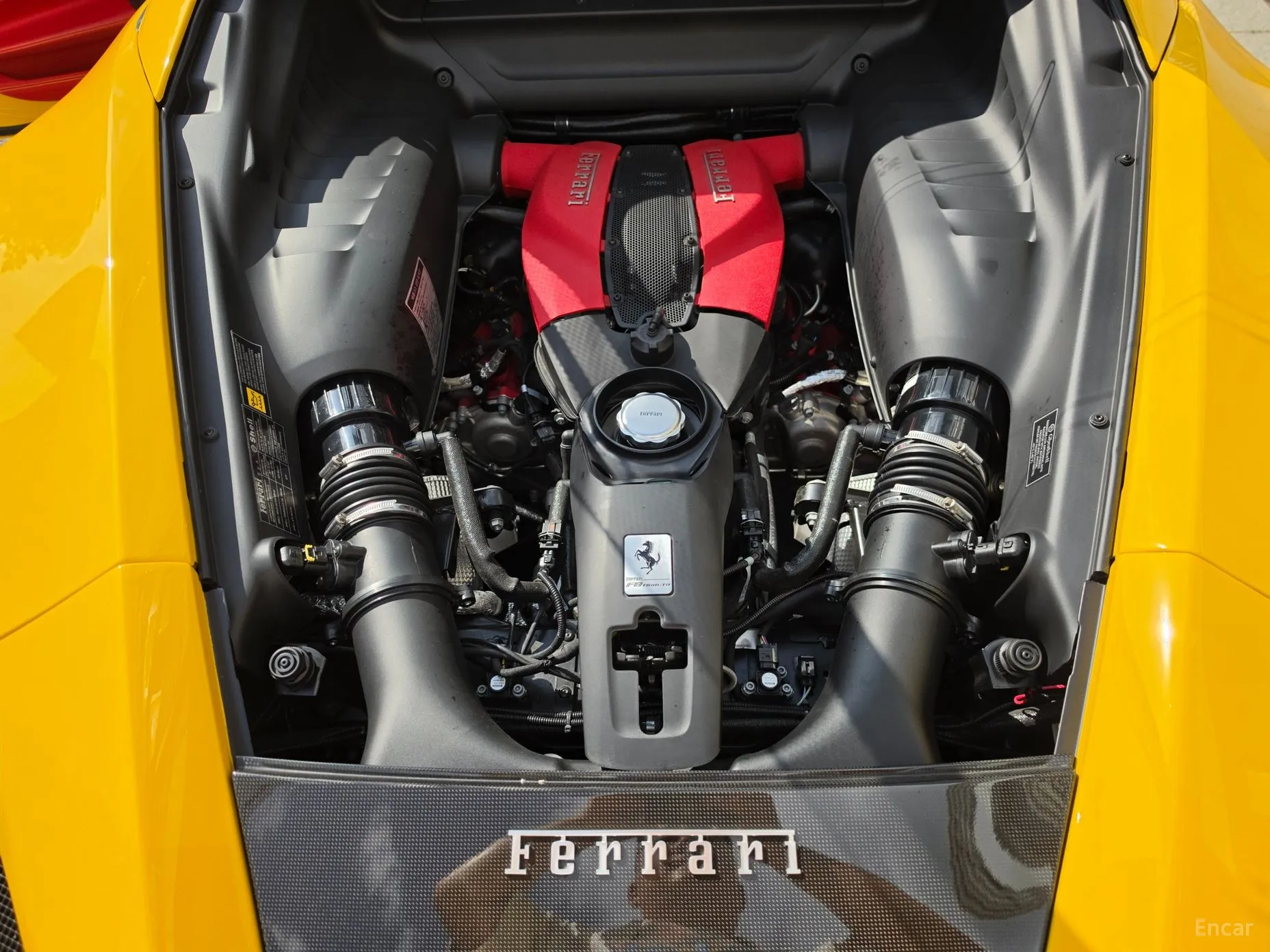Ferrari F8 Tributo превью 6