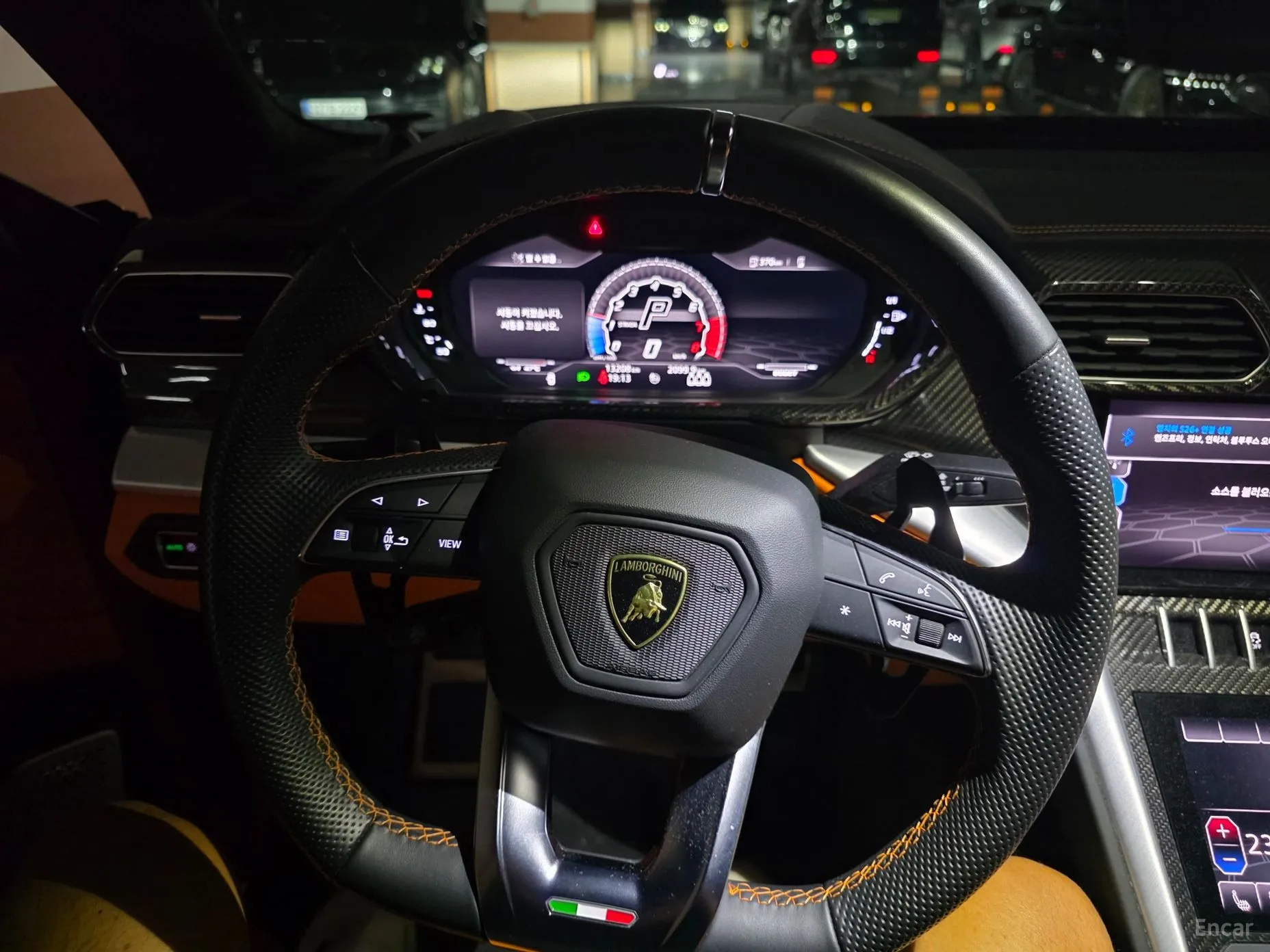 Lamborghini Urus превью 5