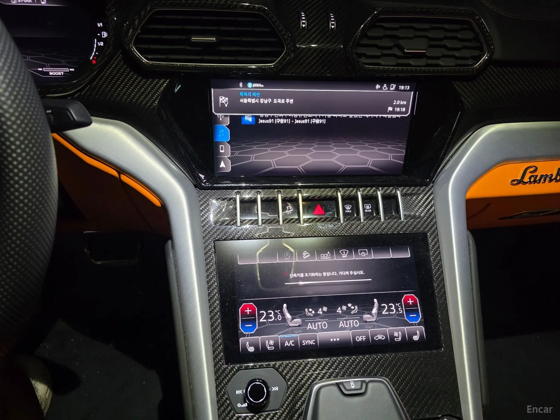 Lamborghini Urus превью 7