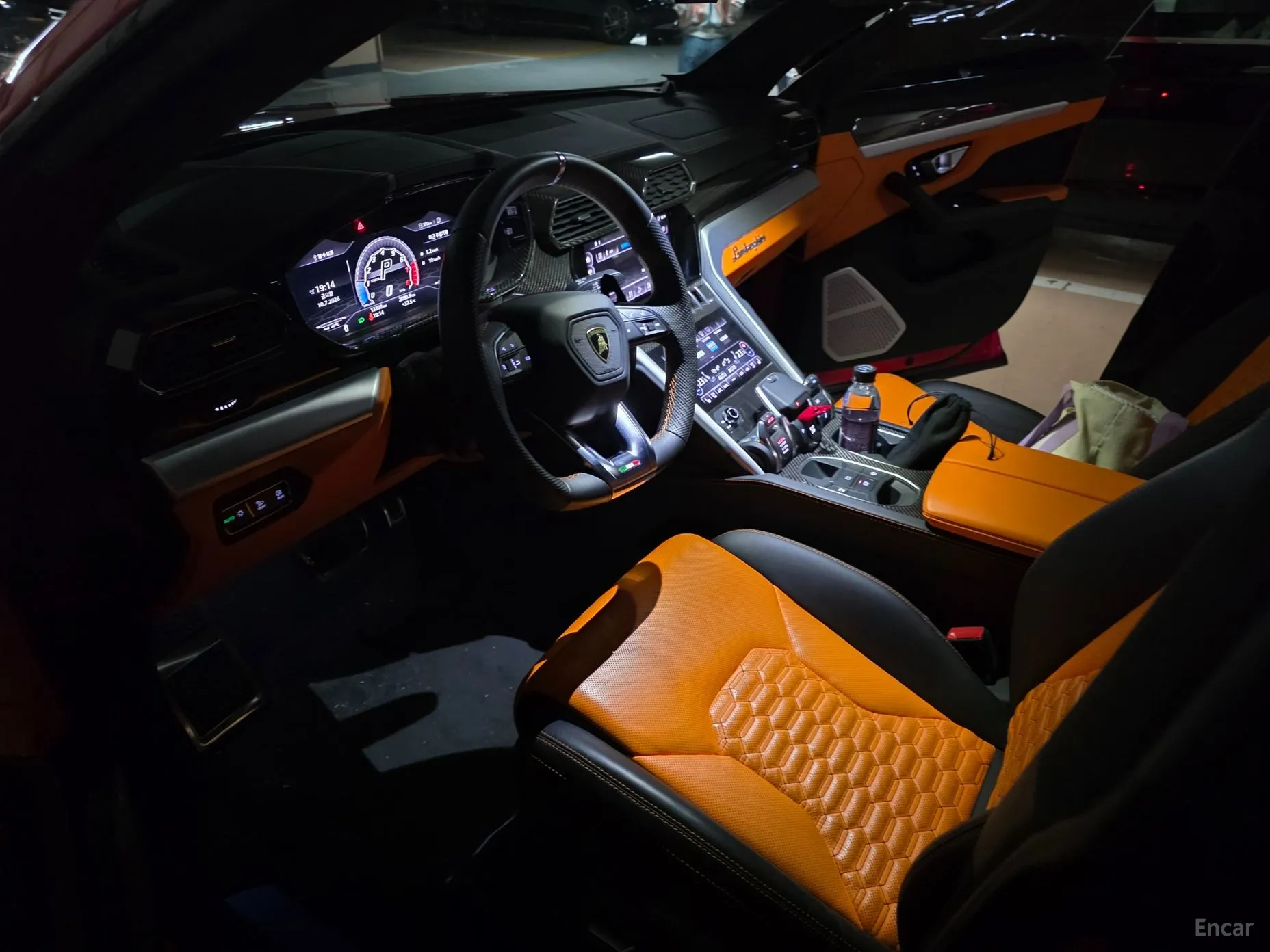 Lamborghini Urus превью 9