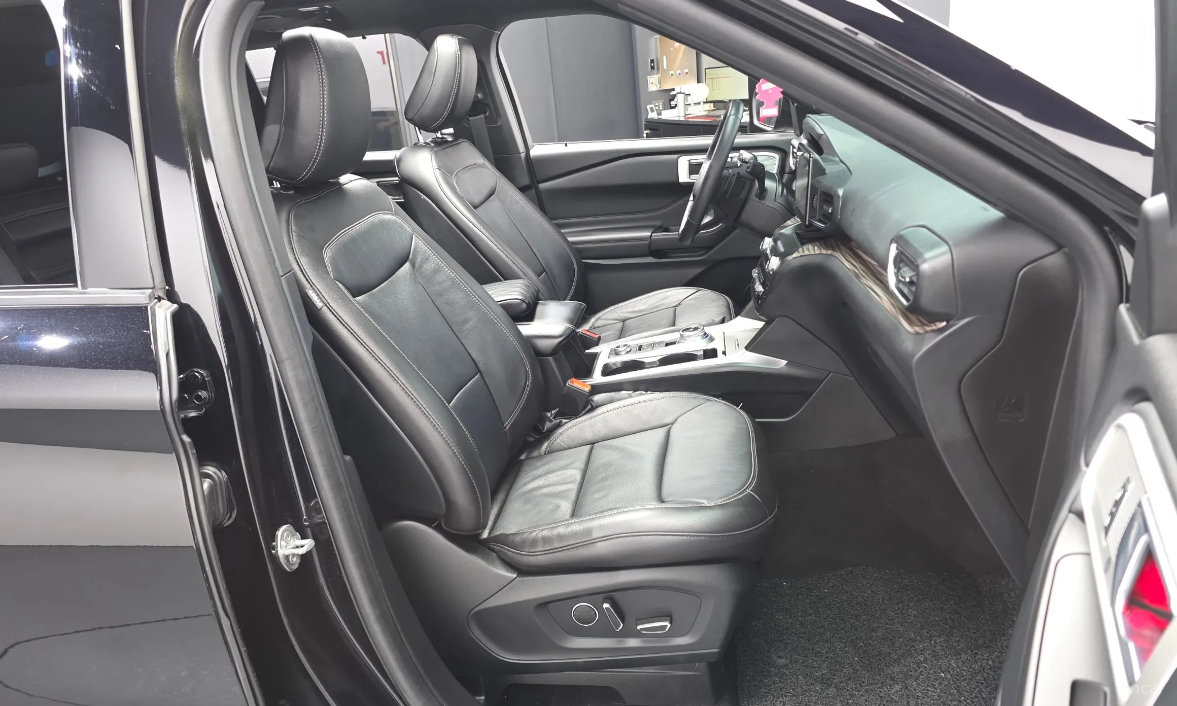 Ford Explorer 6th Generation превью 11
