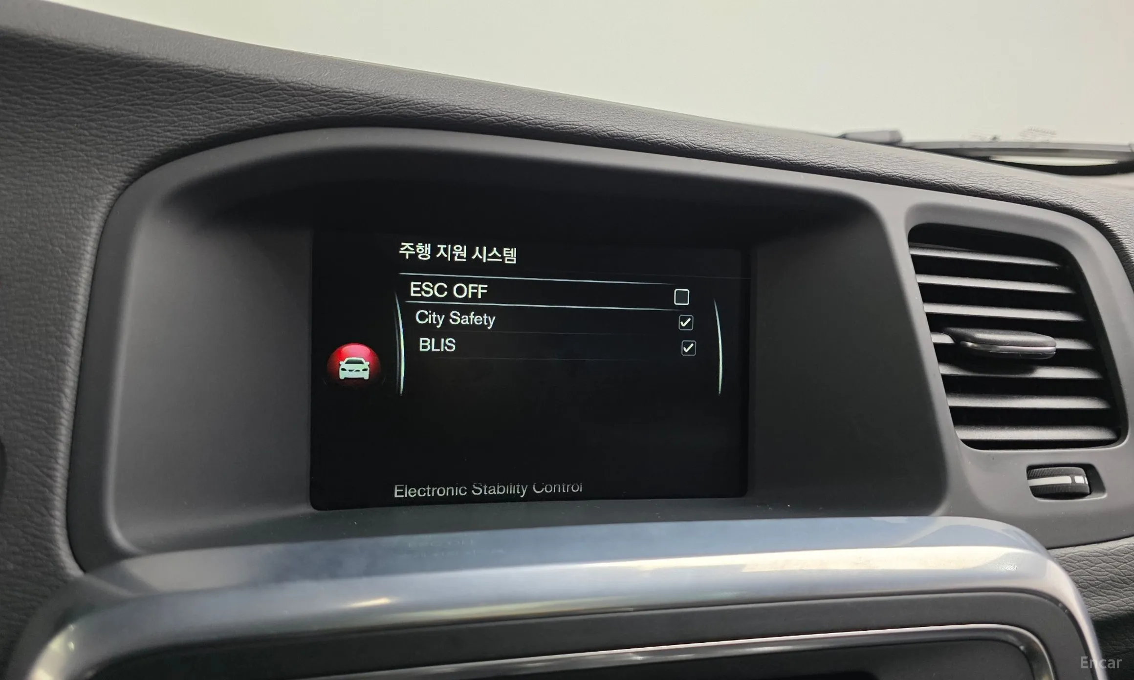 Volvo S60 превью 17