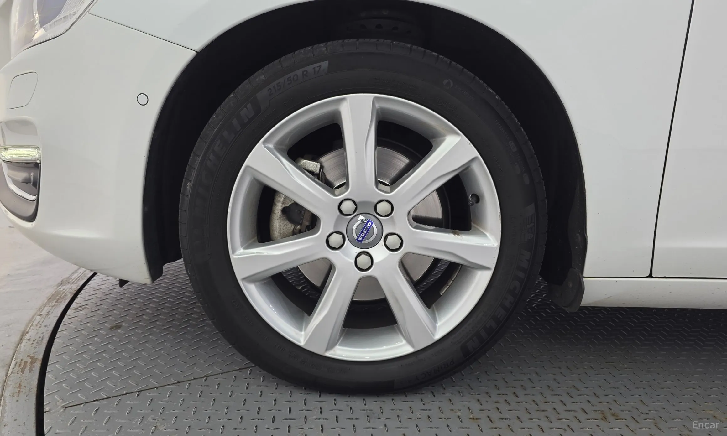 Volvo S60 превью 5