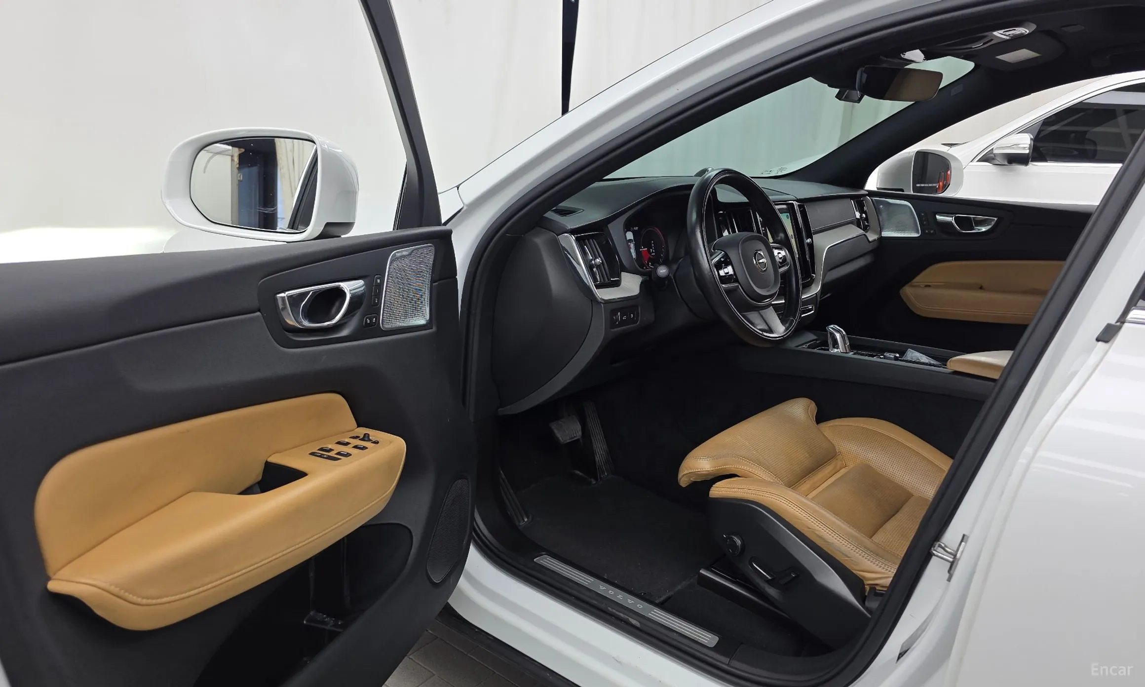 Volvo XC60 Gen 2 превью 10
