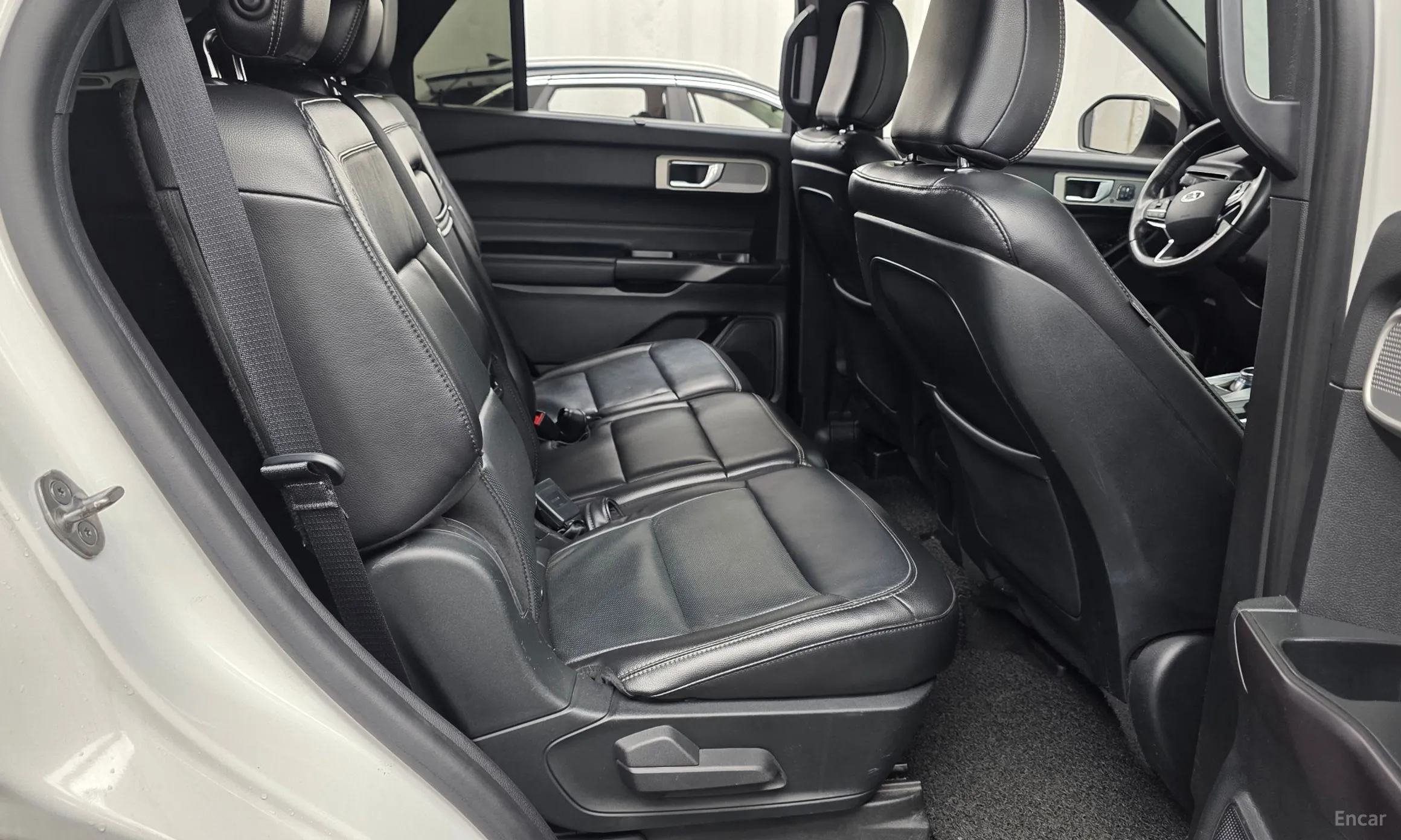 Ford Explorer 6th Generation превью 11