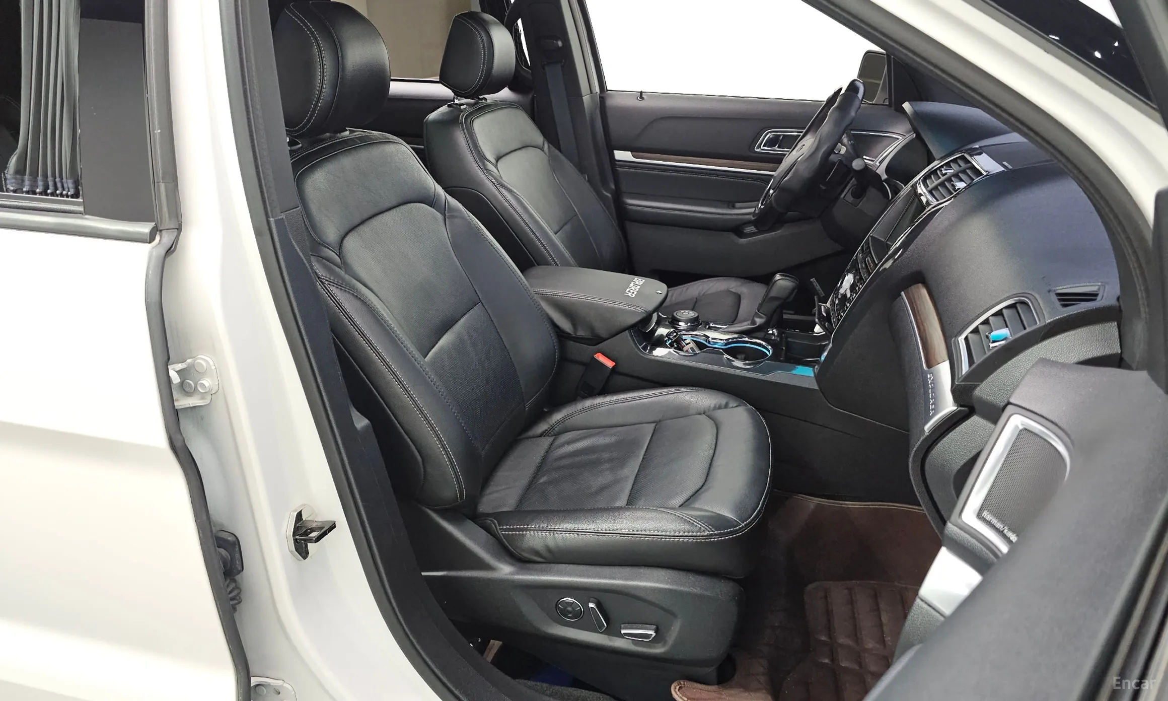 Ford Explorer превью 12