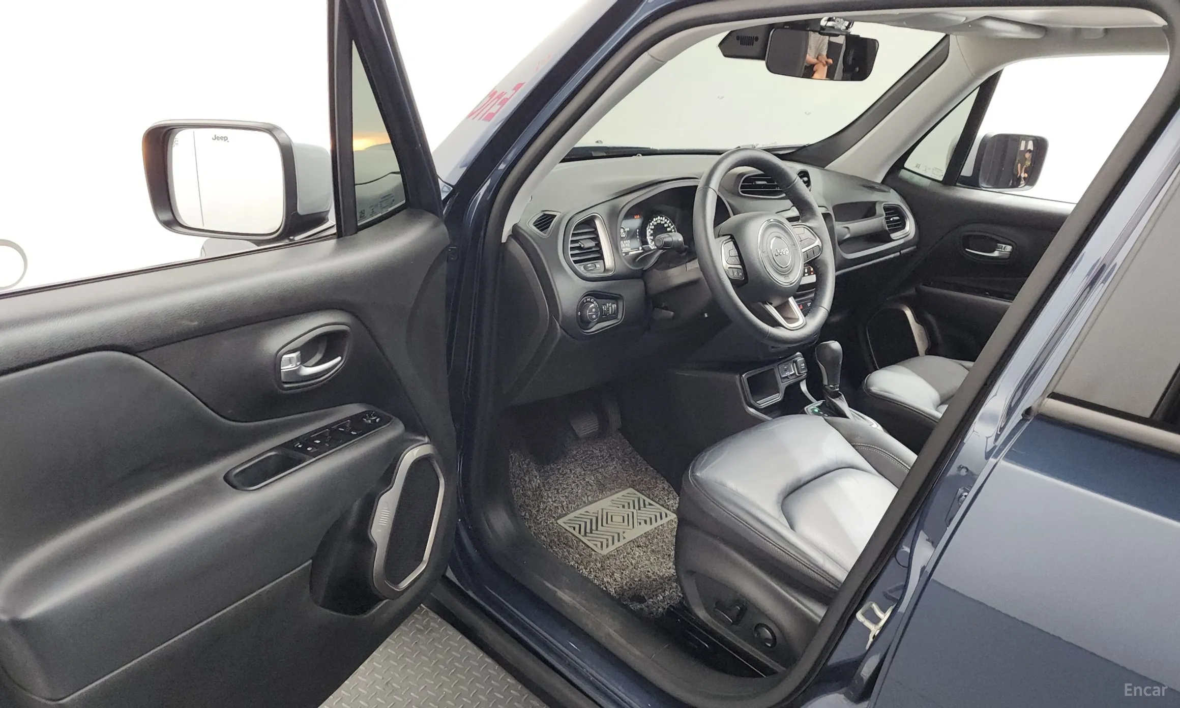 Jeep Renegade превью 10