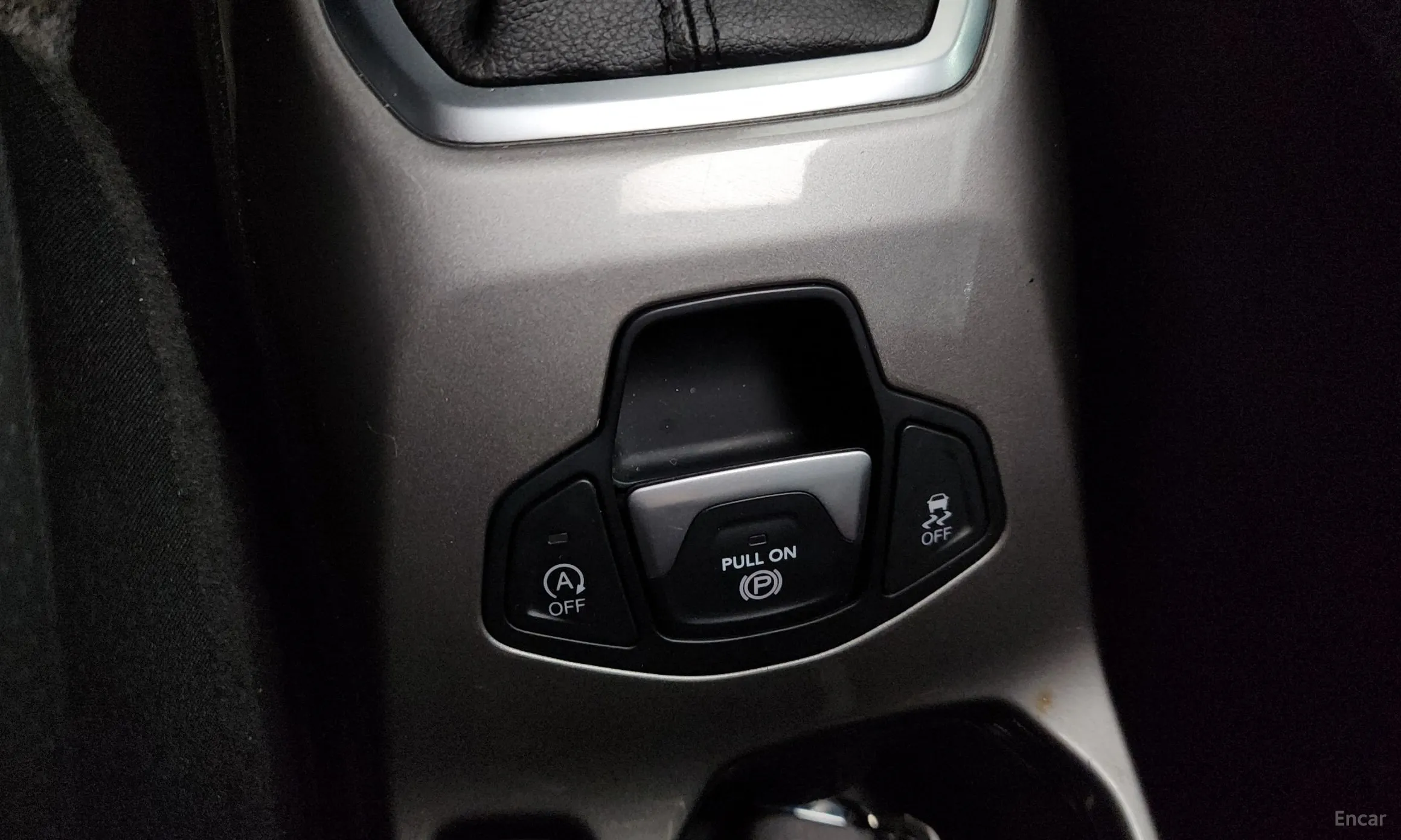 Jeep Renegade превью 12