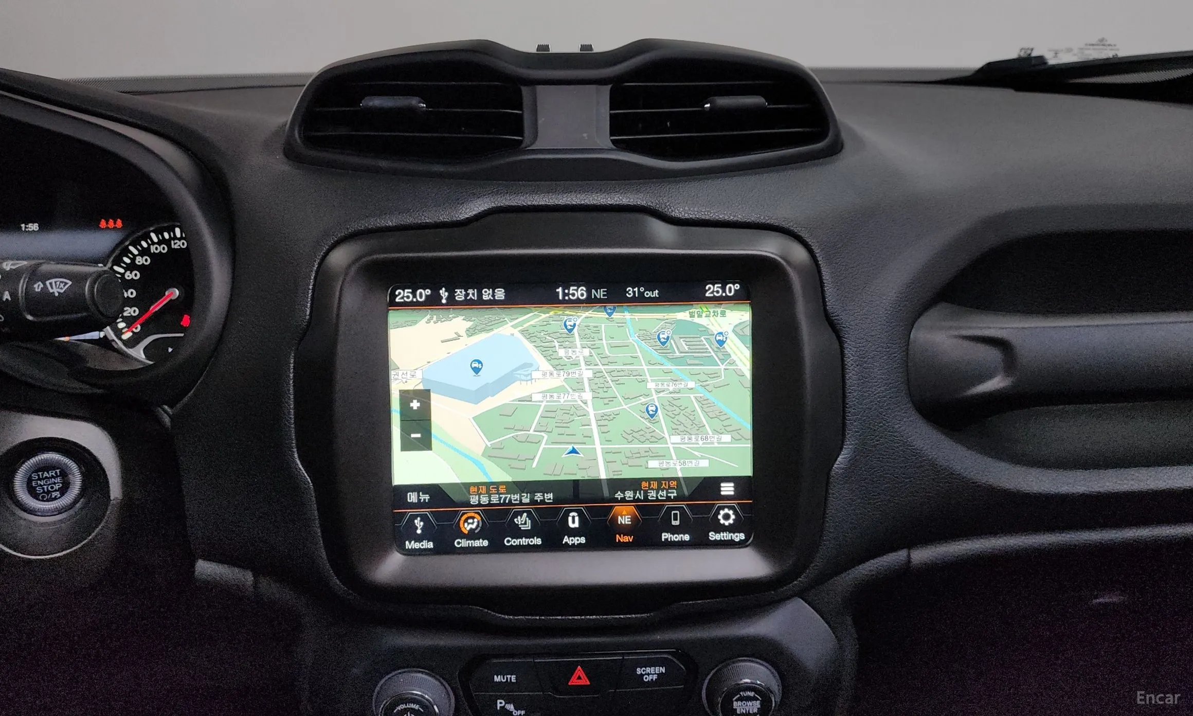 Jeep Renegade превью 13