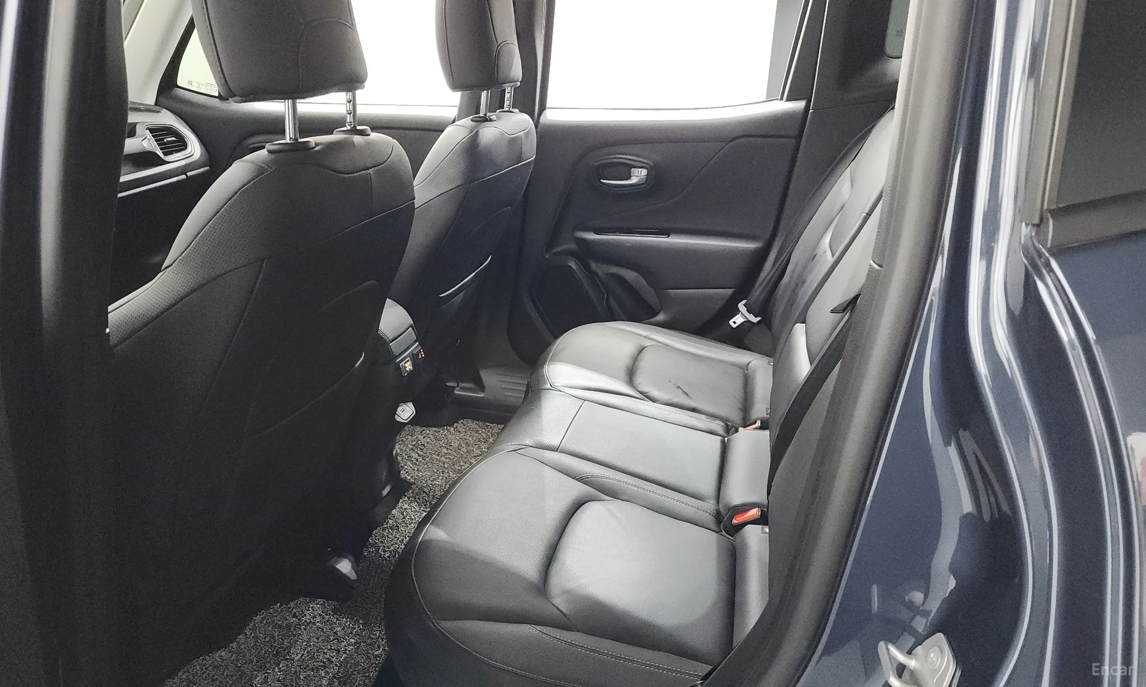 Jeep Renegade превью 19