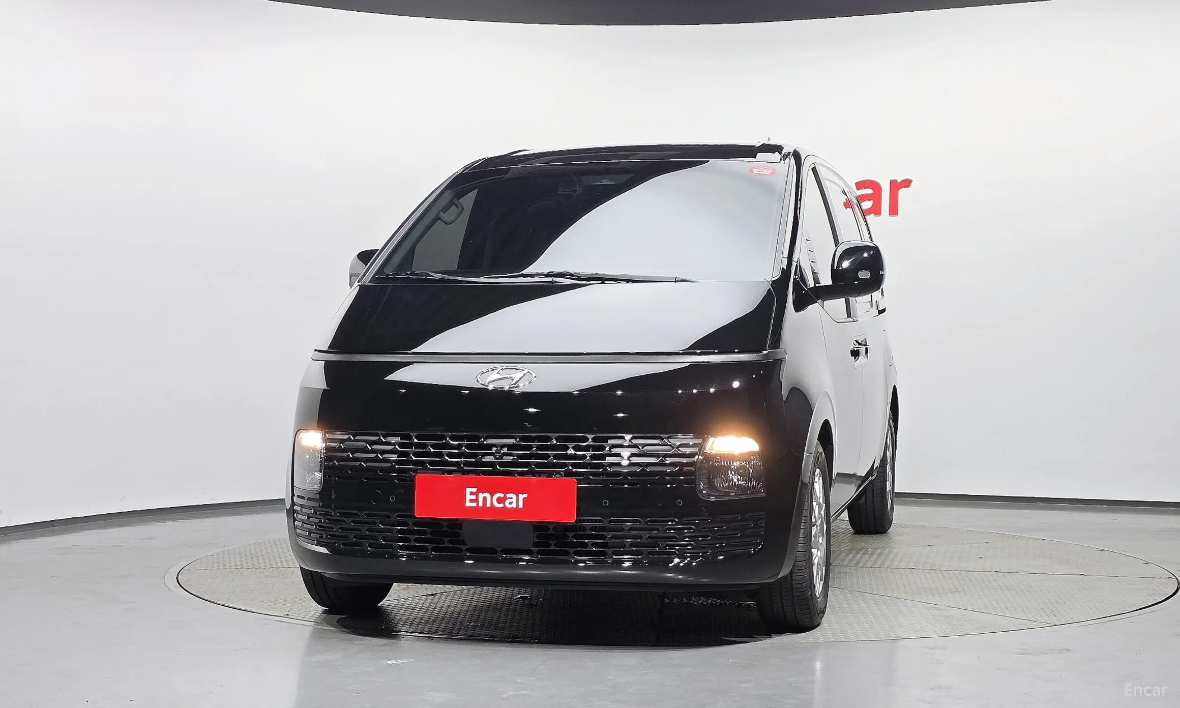 Hyundai Staria превью 3