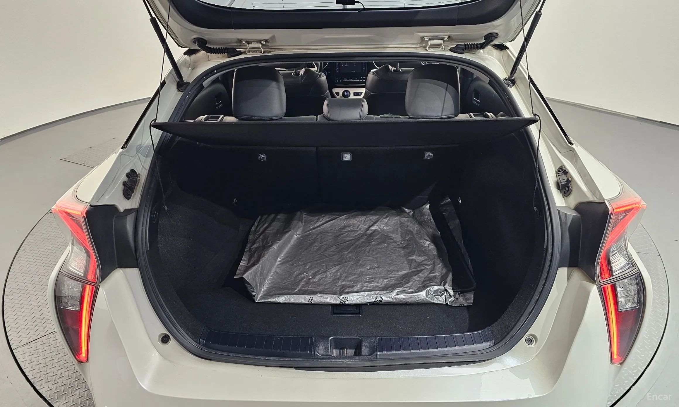 Toyota Prius 4th Generation превью 19