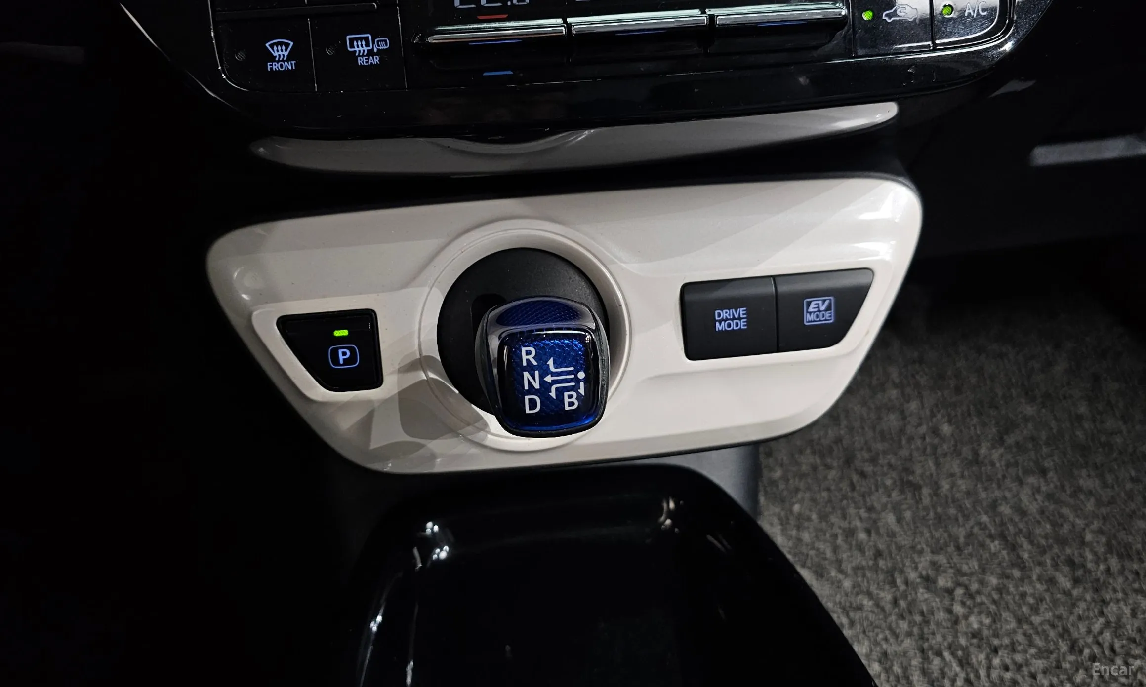 Toyota Prius 4th Generation превью 9