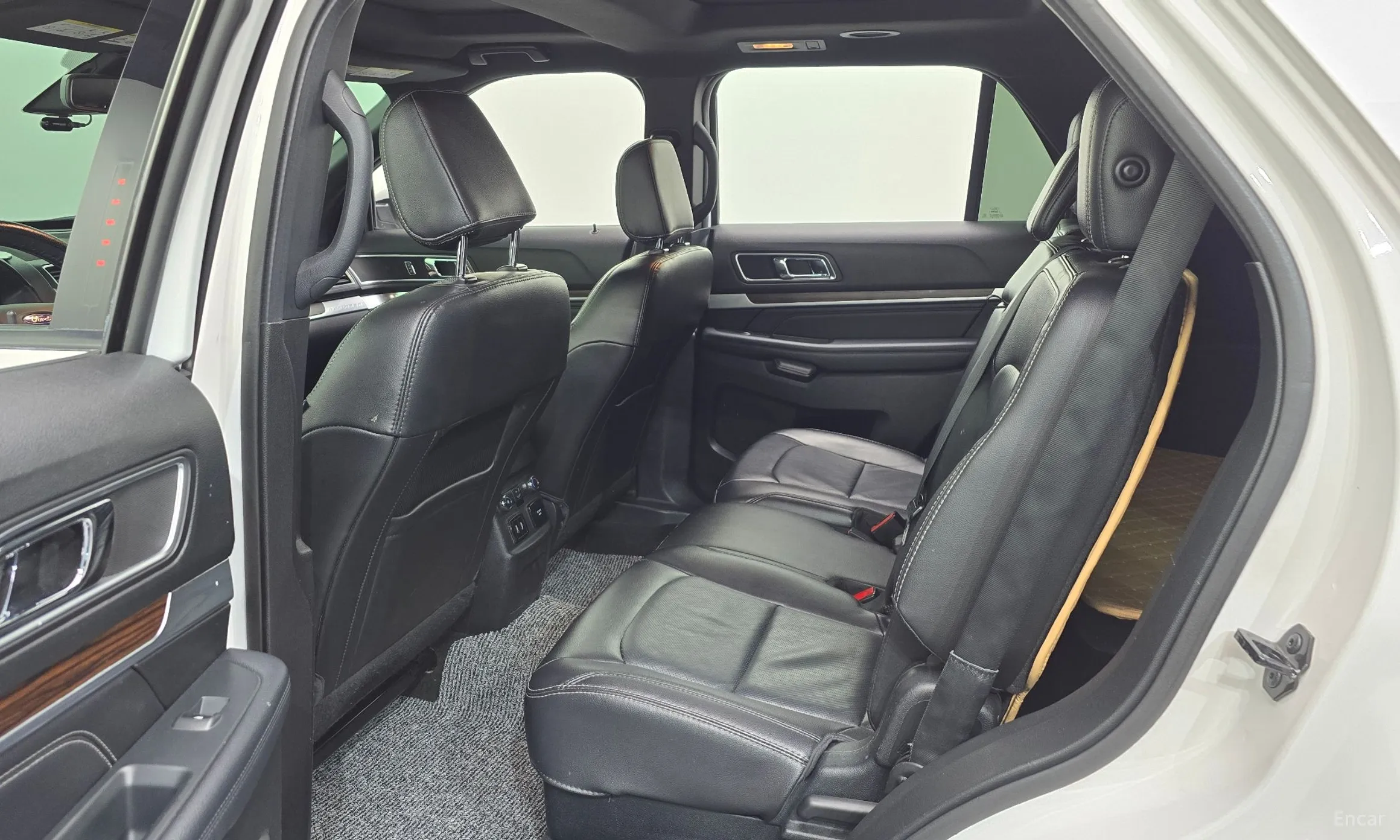 Ford Explorer превью 11