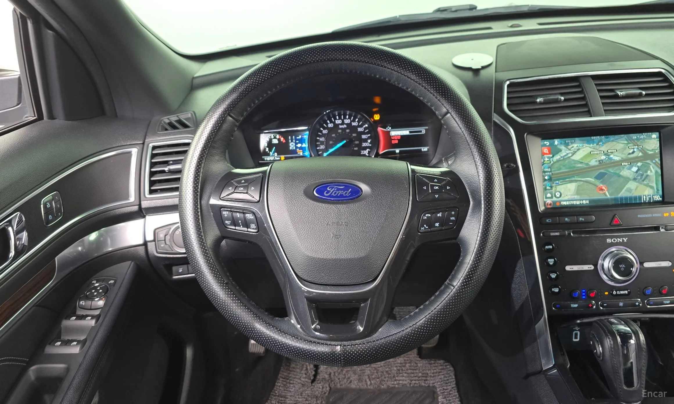 Ford Explorer превью 13