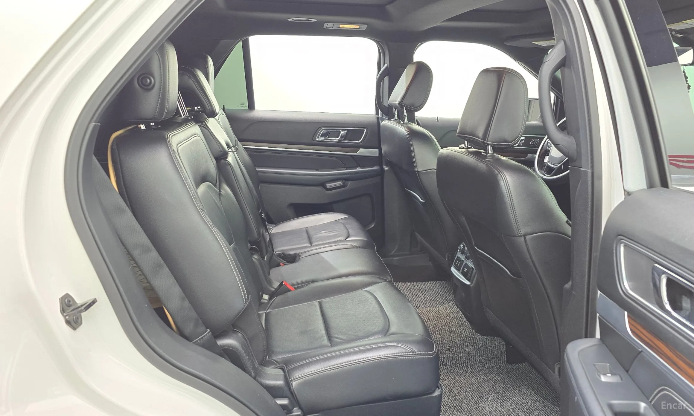 Ford Explorer превью 20