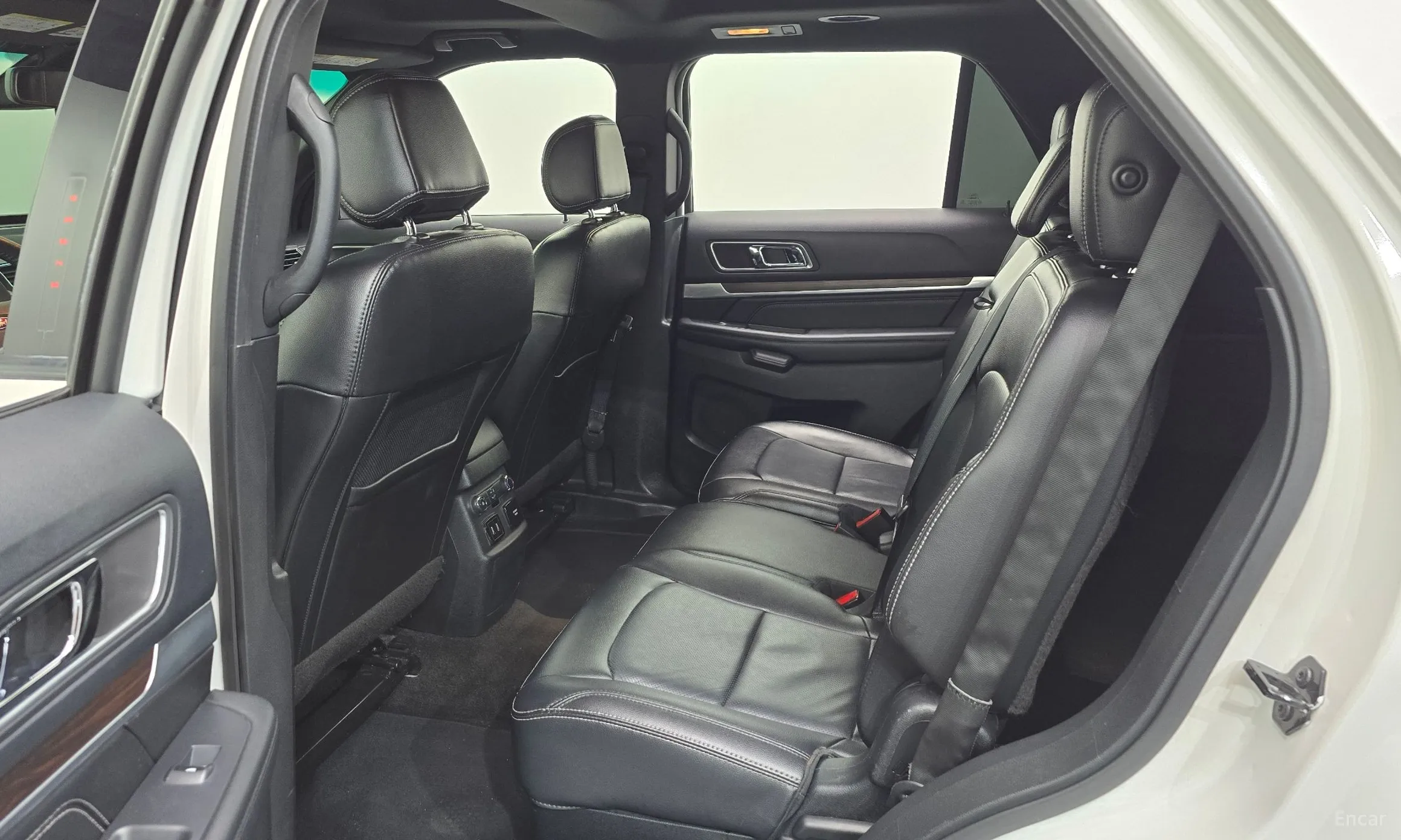 Ford Explorer превью 11