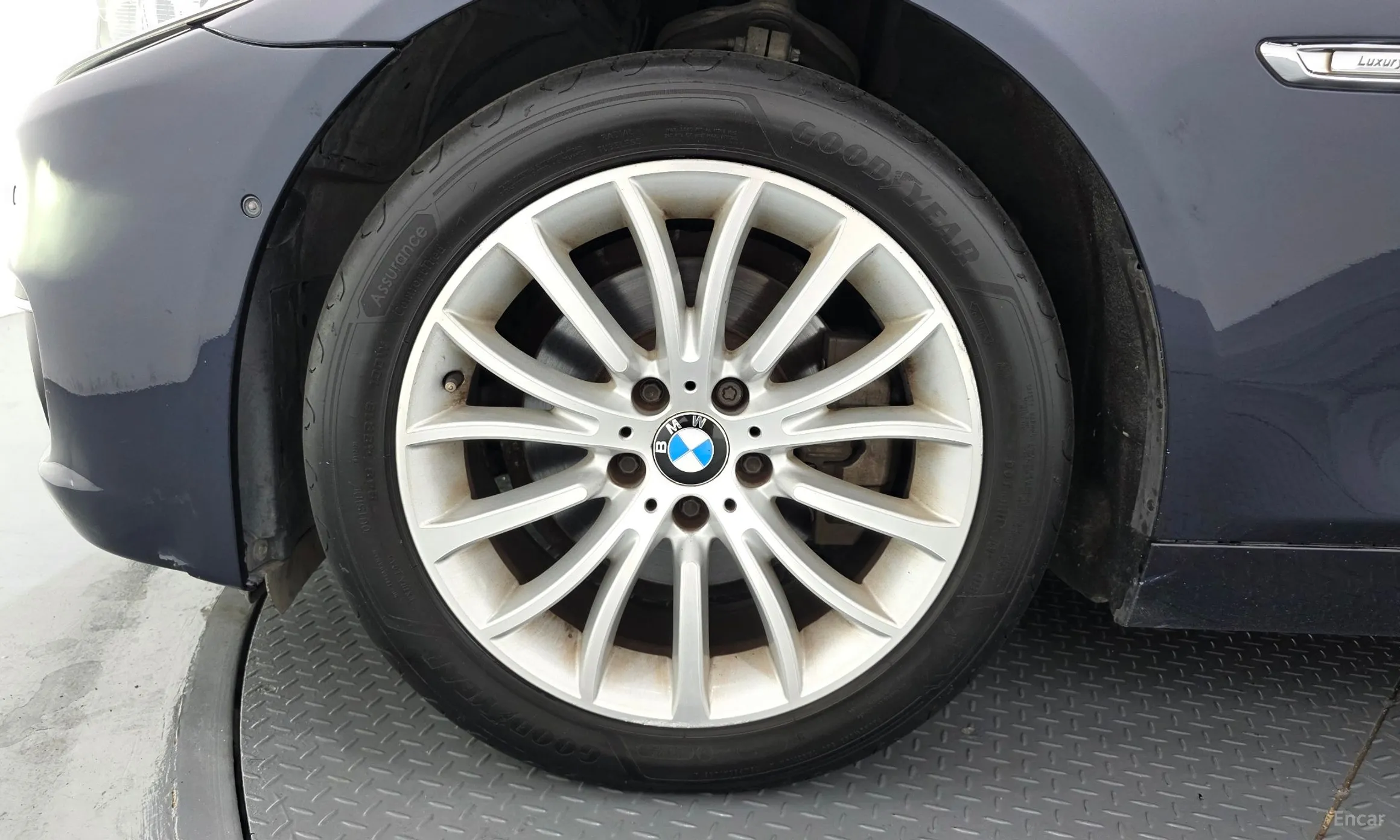 BMW 5 Series (F10) превью 5