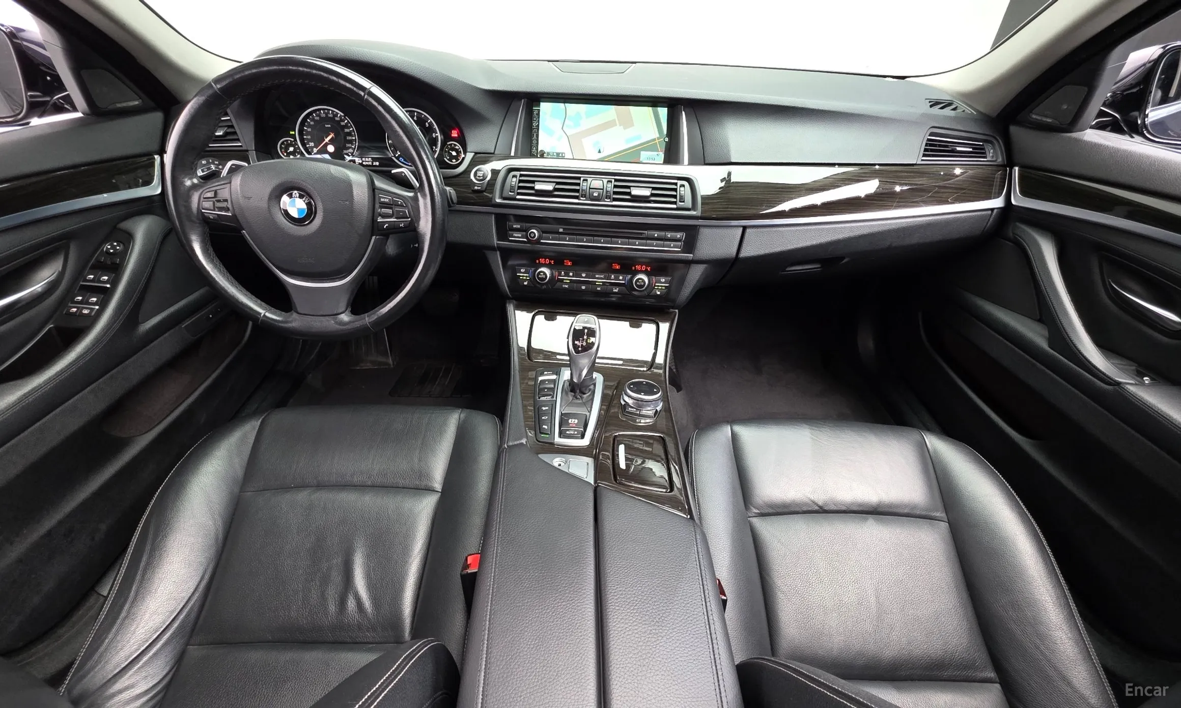 BMW 5 Series (F10) превью 7