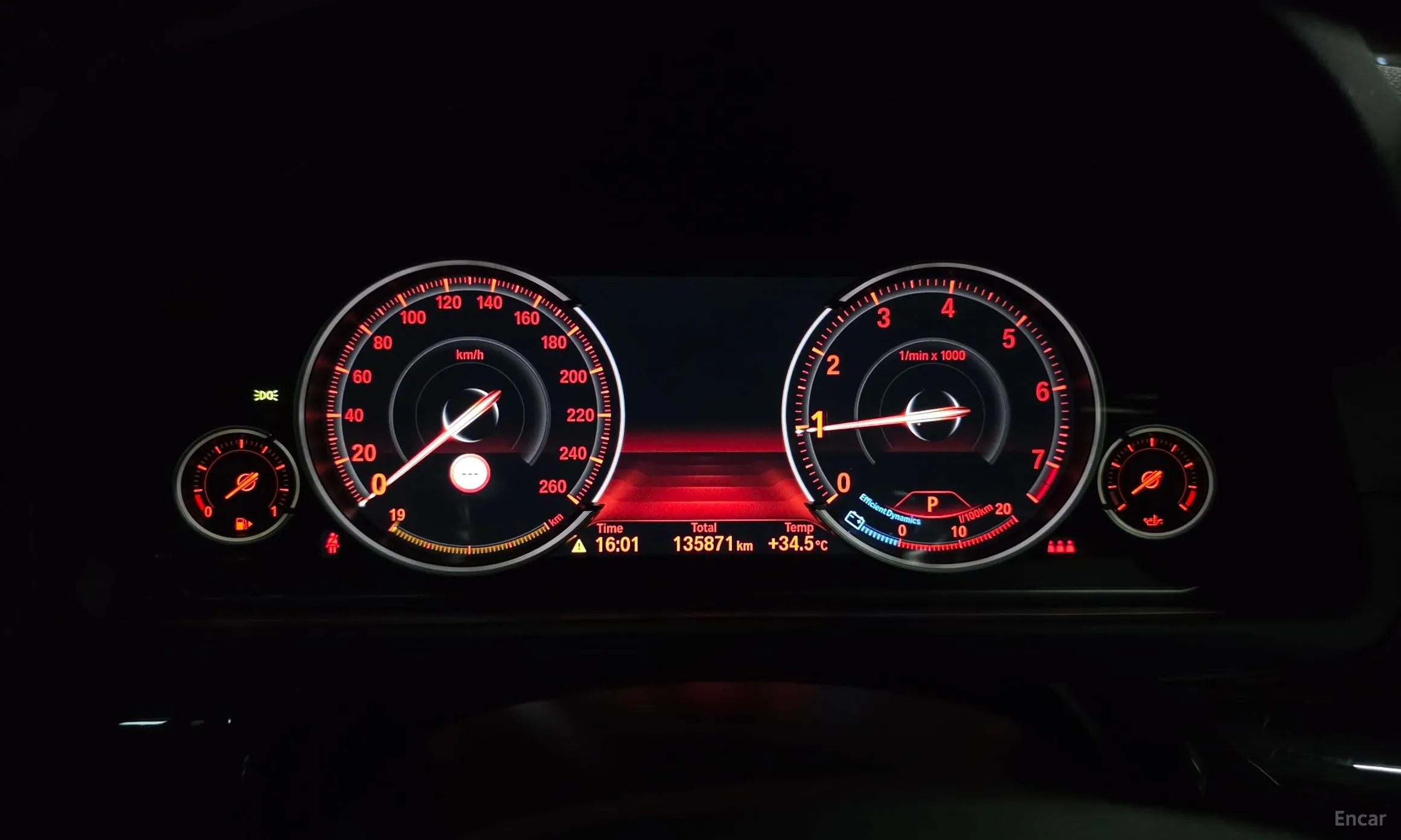 BMW 5 Series (F10) превью 8