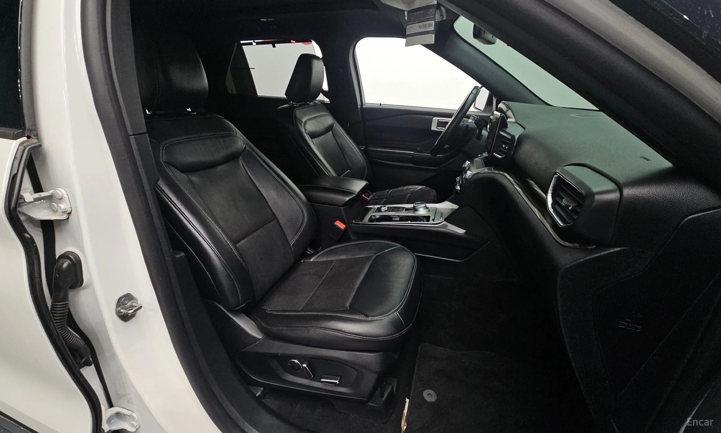 Ford Explorer 6th Generation превью 11