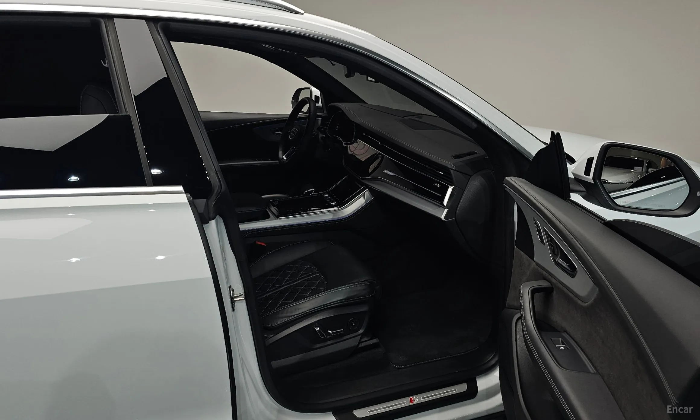 Audi Q8 (4M) превью 11