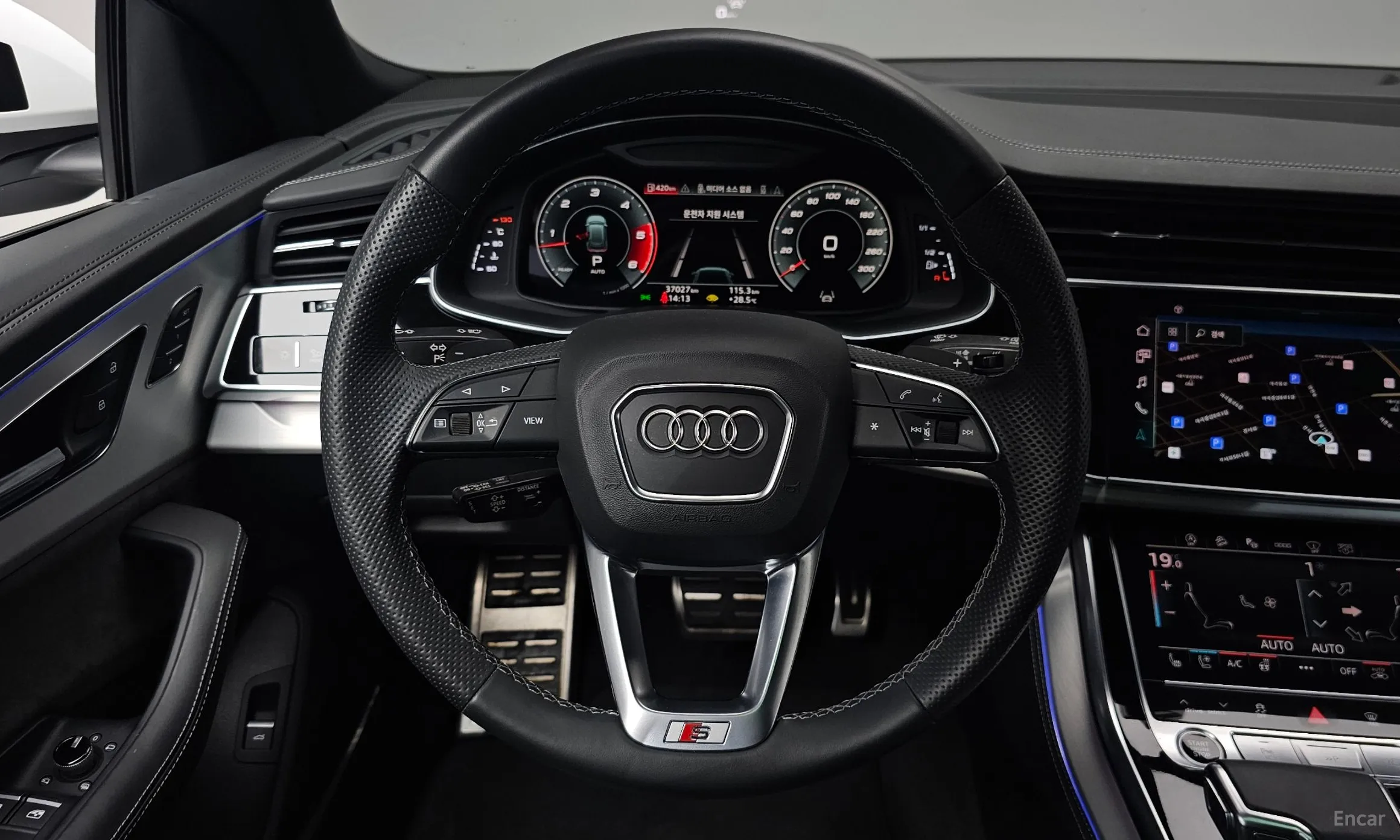 Audi Q8 (4M) превью 13