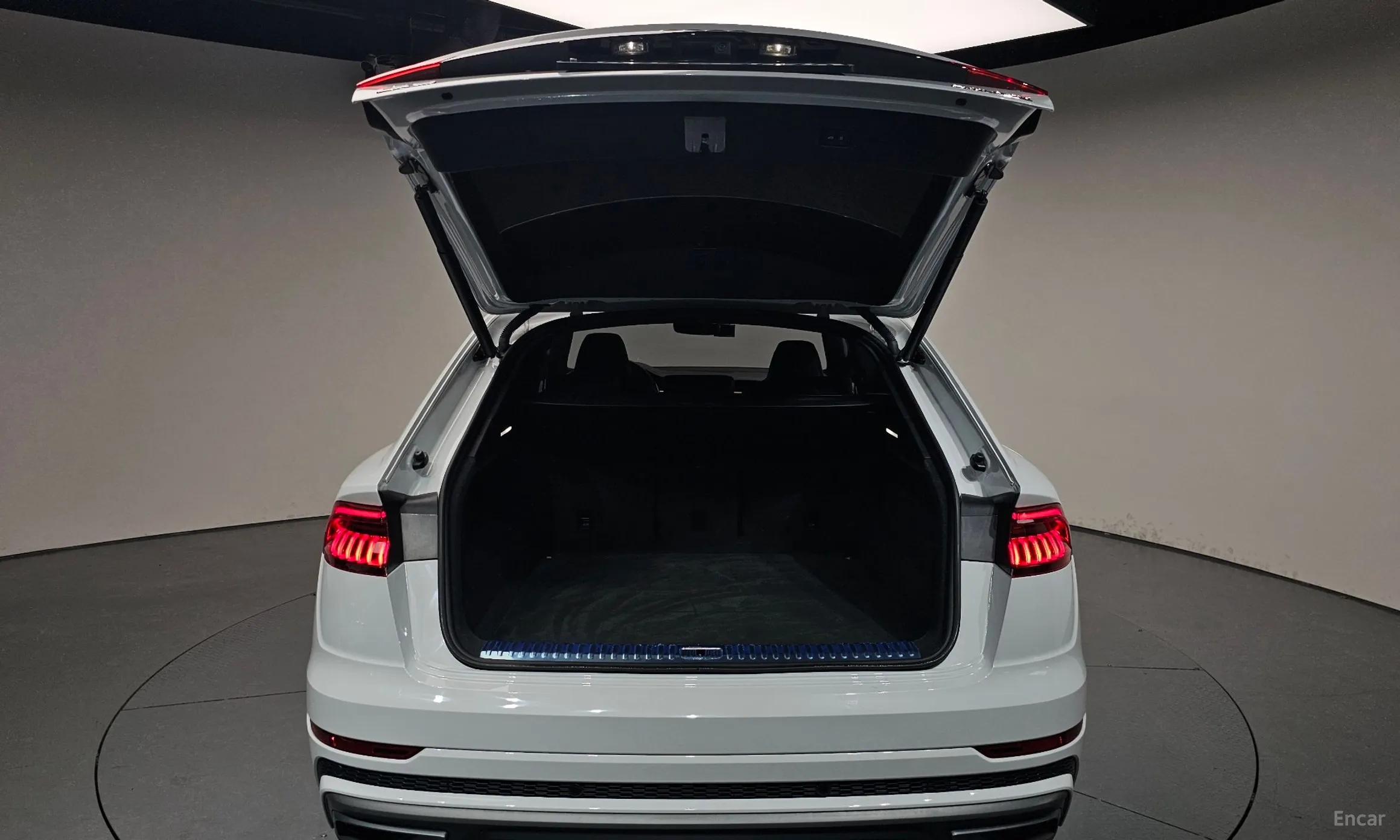 Audi Q8 (4M) превью 20