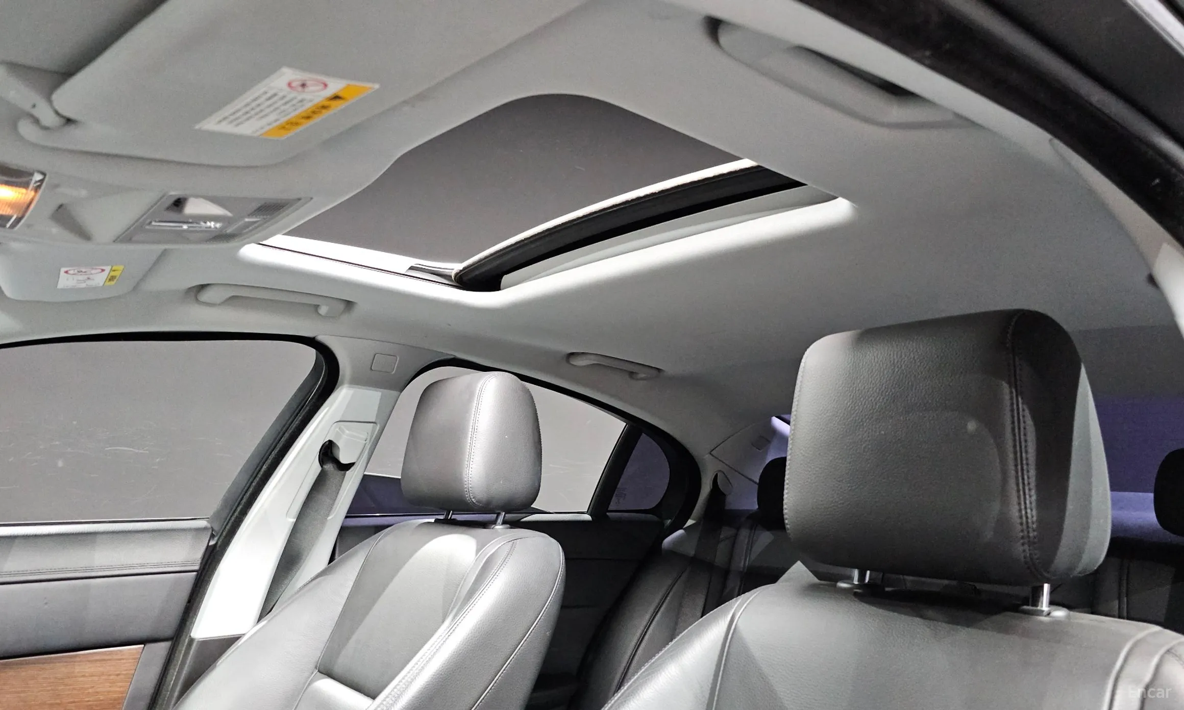 Jaguar New XF превью 19