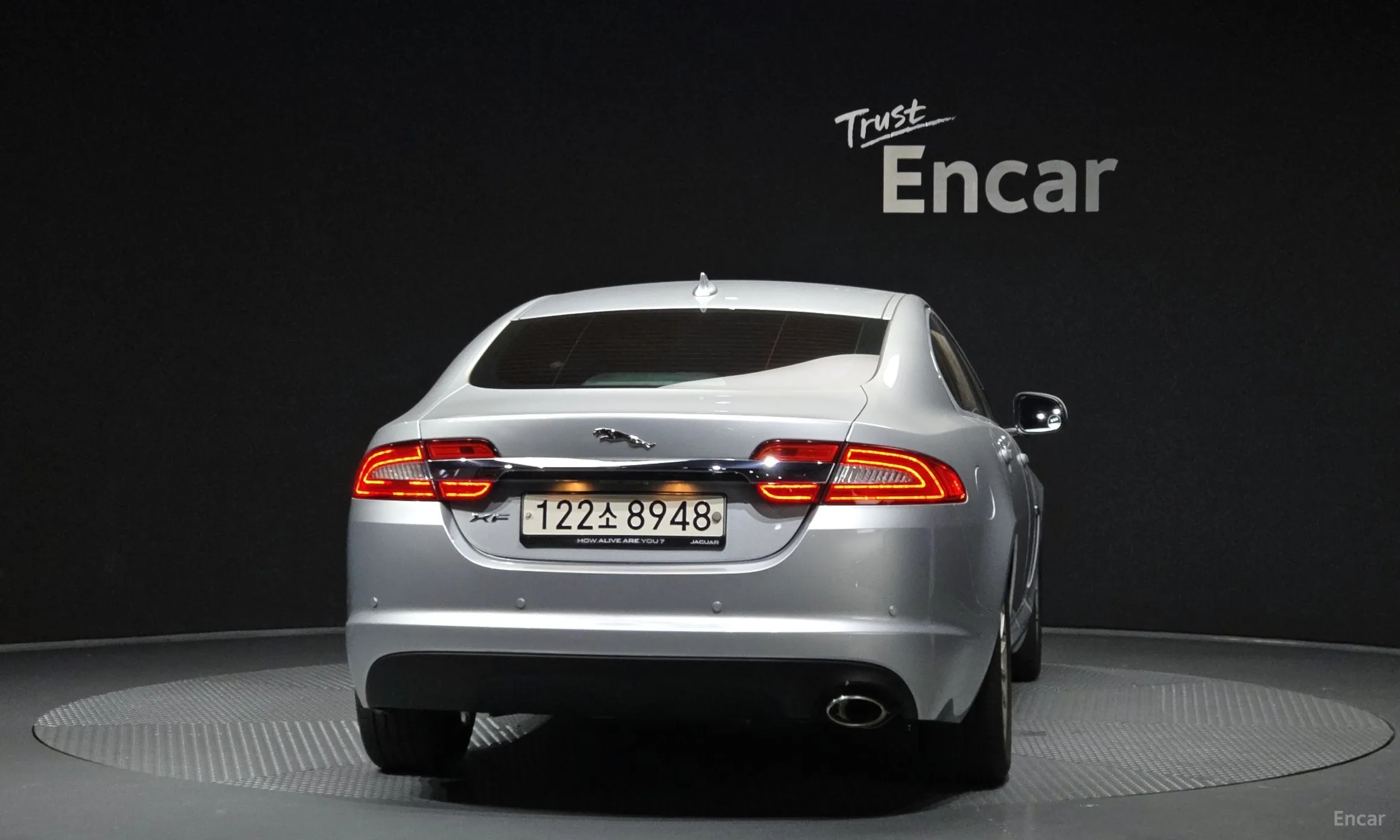 Jaguar New XF превью 4