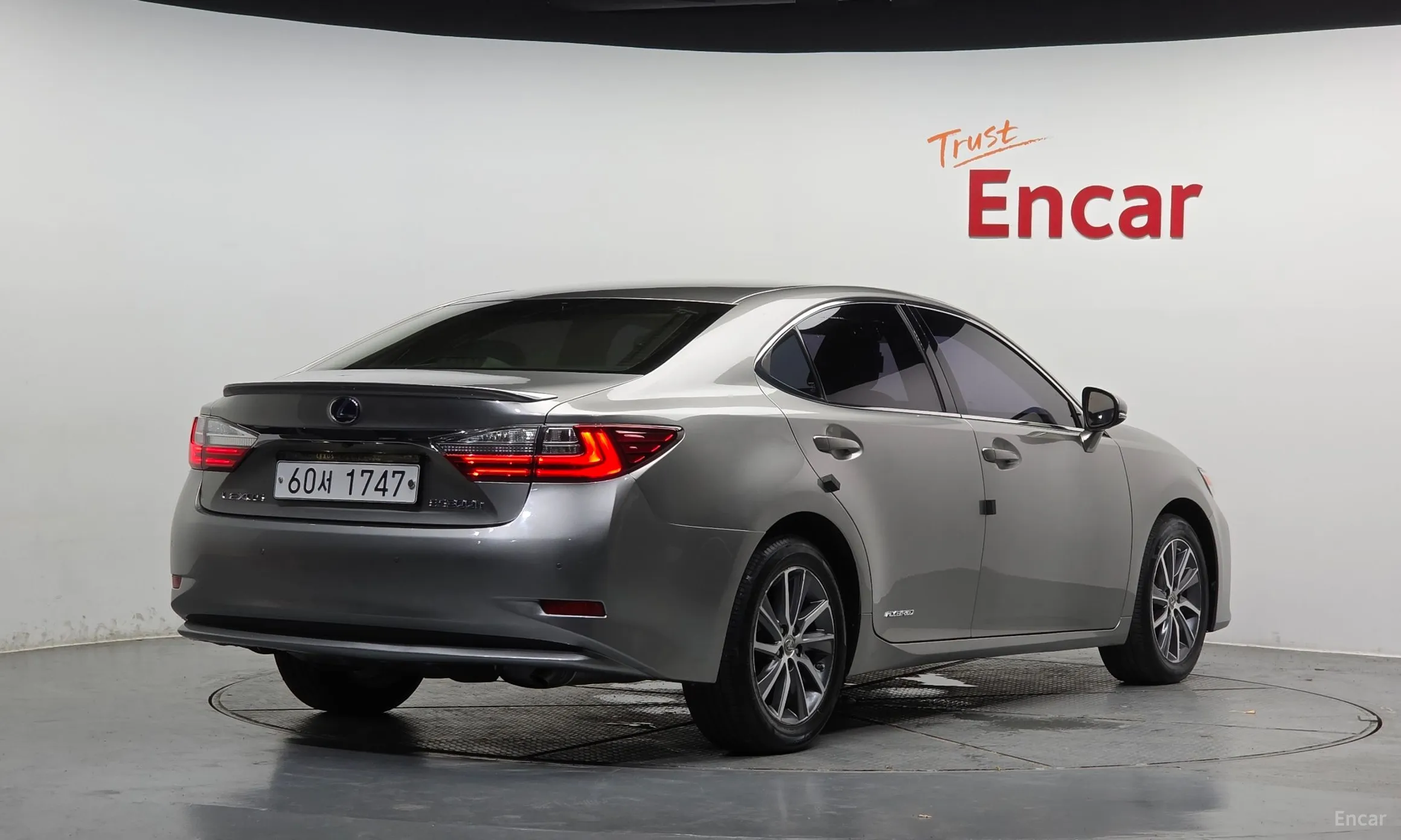 Lexus New ES300h