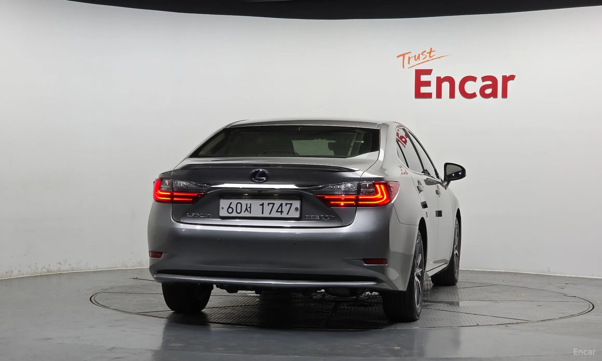 Lexus New ES300h превью 4